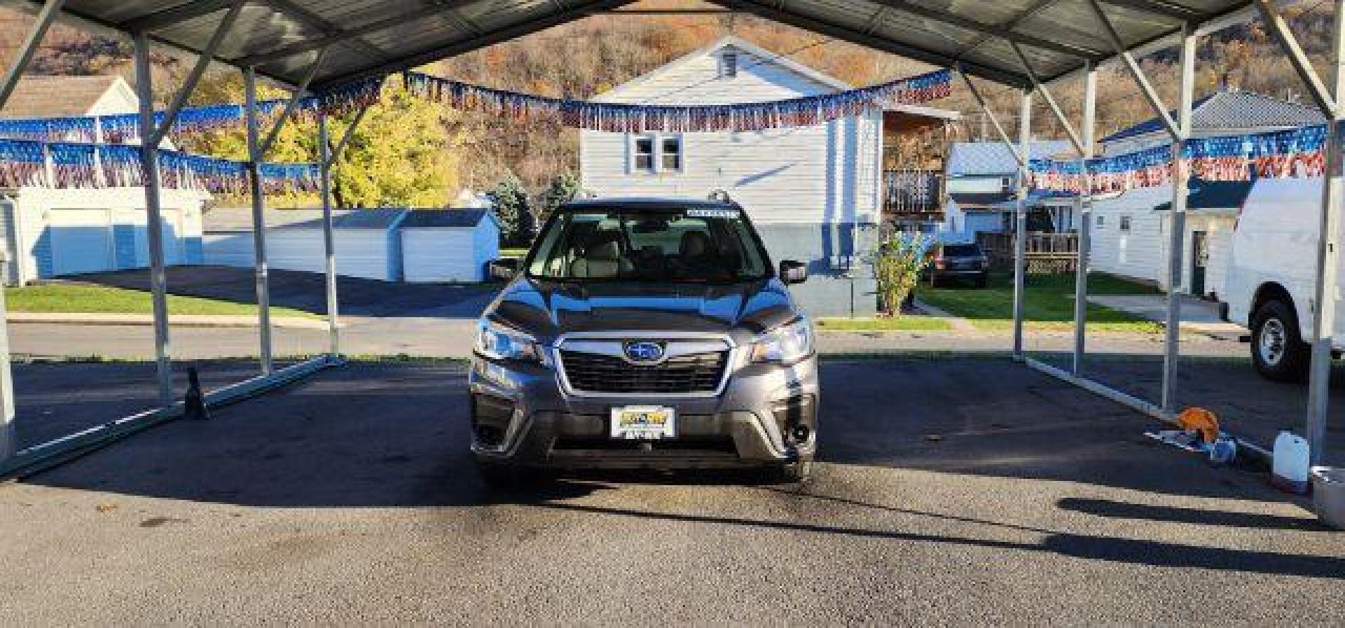 2020 GRAY /Black, cloth Subaru Forester Premium (JF2SKAGC5LH) with an 2.5 L4 engine, CVT transmission, located at 353 S. Mineral St., Keyser, WV, 26726, (304) 788-7887, 39.436451, -78.981674 - FOR A BETTER PRICE CALL PAUL AT 301-268-8150 - Photo#1