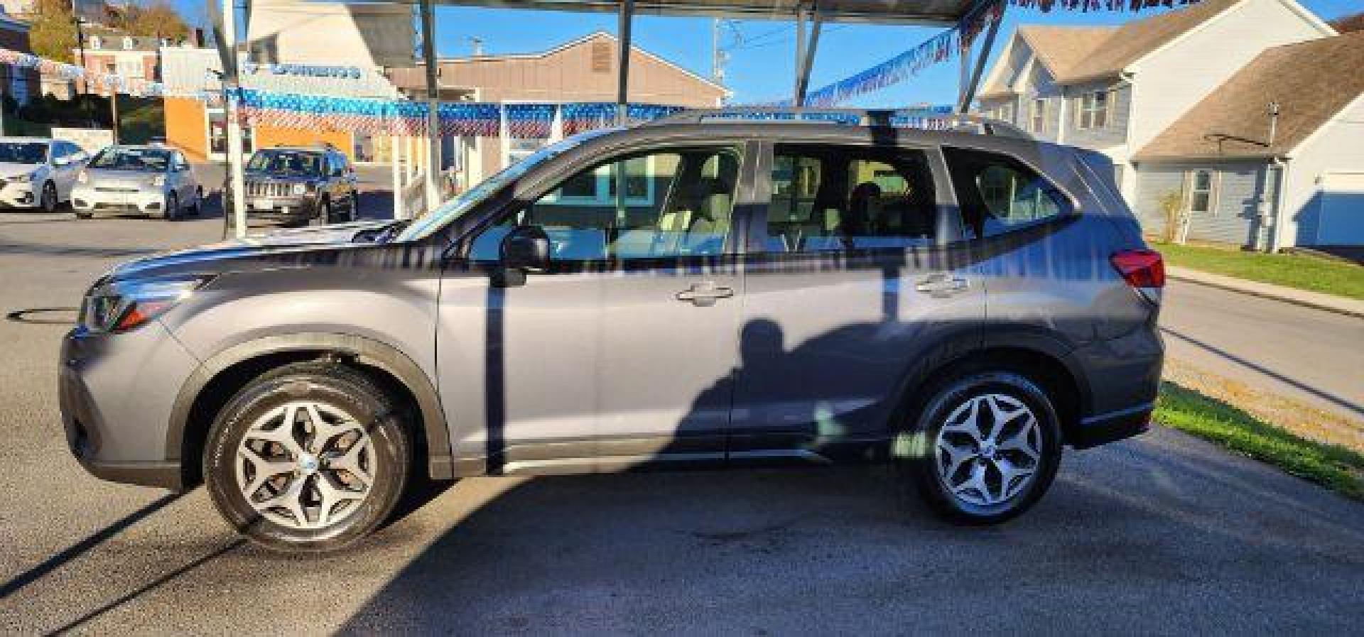 2020 GRAY /Black, cloth Subaru Forester Premium (JF2SKAGC5LH) with an 2.5 L4 engine, CVT transmission, located at 353 S. Mineral St., Keyser, WV, 26726, (304) 788-7887, 39.436451, -78.981674 - FOR A BETTER PRICE CALL PAUL AT 301-268-8150 - Photo#3