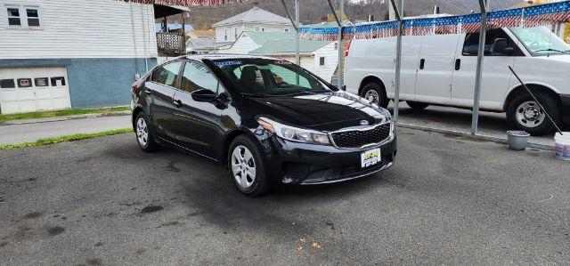 photo of 2017 KIA FORTE LX 6A