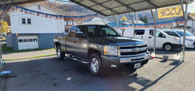 photo of 2011 Chevrolet Silverado 1500 LT Ext. Cab 4WD