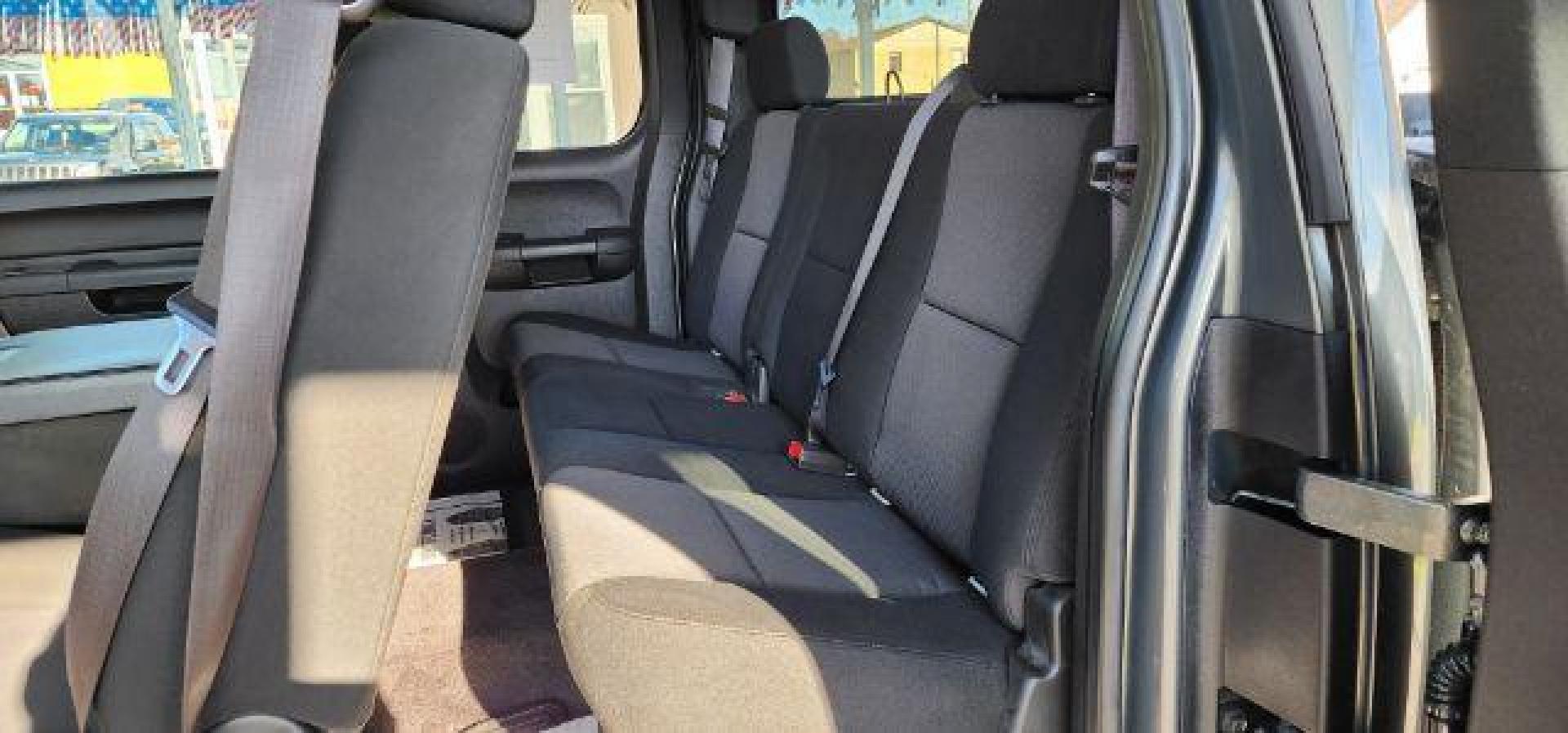 2011 GRAY /Ebony Cloth Interior Chevrolet Silverado 1500 LT Ext. Cab 4WD (1GCRKSE39BZ) with an 5.3L V8 engine, AT transmission, located at 353 S. Mineral St., Keyser, WV, 26726, (304) 788-7887, 39.436451, -78.981674 - Photo#8