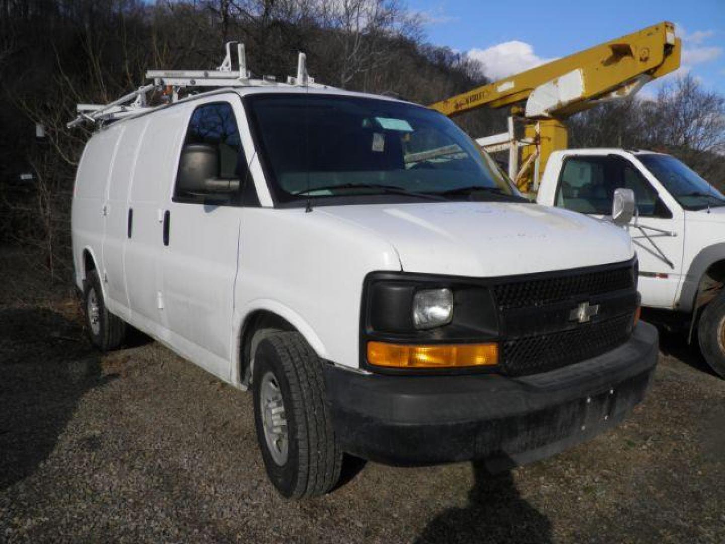 2015 WHITE /White Chevrolet Express CARGO VAN (1GCWGFCF6F1) with an 4.8L V8 FFV engine, AT transmission, located at 353 S. Mineral St., Keyser, WV, 26726, (304) 788-7887, 39.436451, -78.981674 - Photo#2