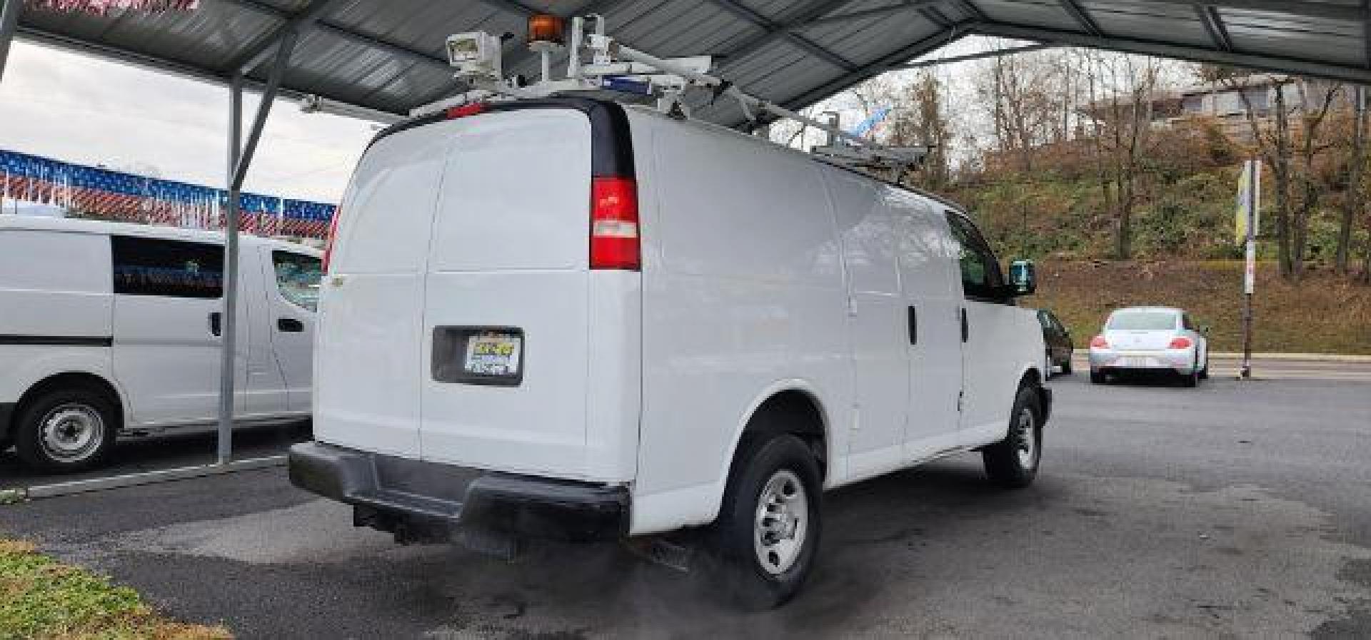 2015 wHITE /Medium Pewter, premium cloth Chevrolet Express 2500 Cargo FFV (1GCWGFCF6F1) with an 4.8L V8 FFV engine, AT transmission, located at 353 S. Mineral St., Keyser, WV, 26726, (304) 788-7887, 39.436451, -78.981674 - Photo#10