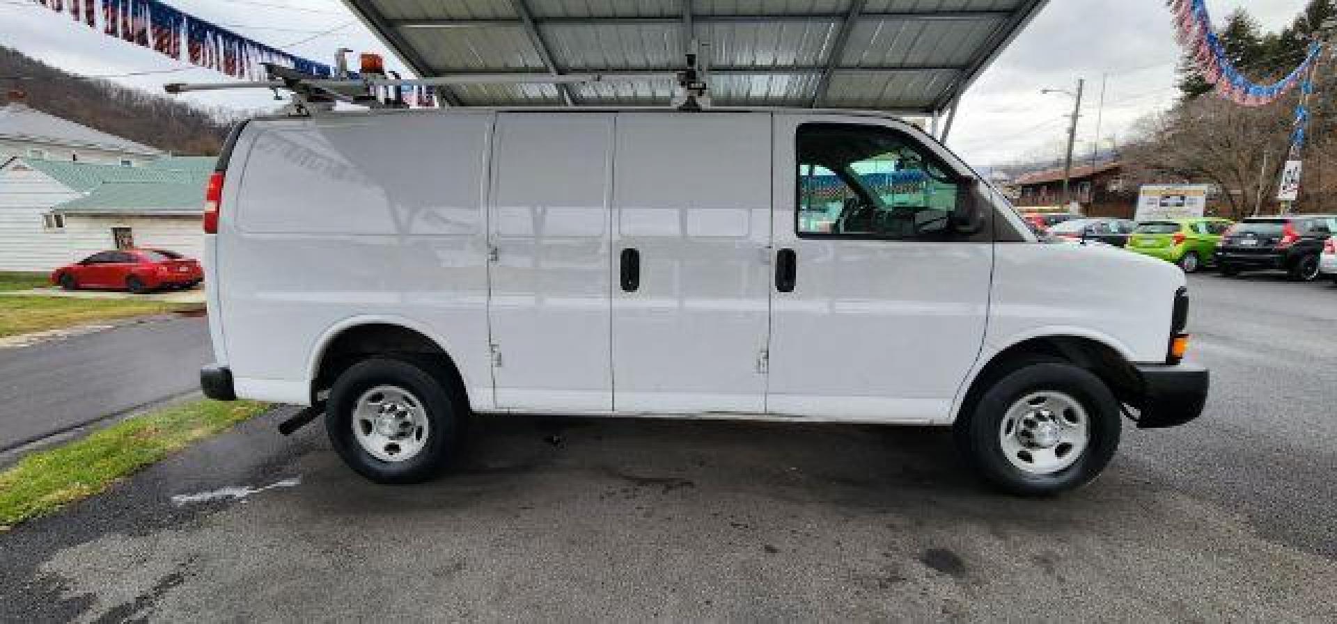 2015 wHITE /Medium Pewter, premium cloth Chevrolet Express 2500 Cargo FFV (1GCWGFCF6F1) with an 4.8L V8 FFV engine, AT transmission, located at 353 S. Mineral St., Keyser, WV, 26726, (304) 788-7887, 39.436451, -78.981674 - Photo#11