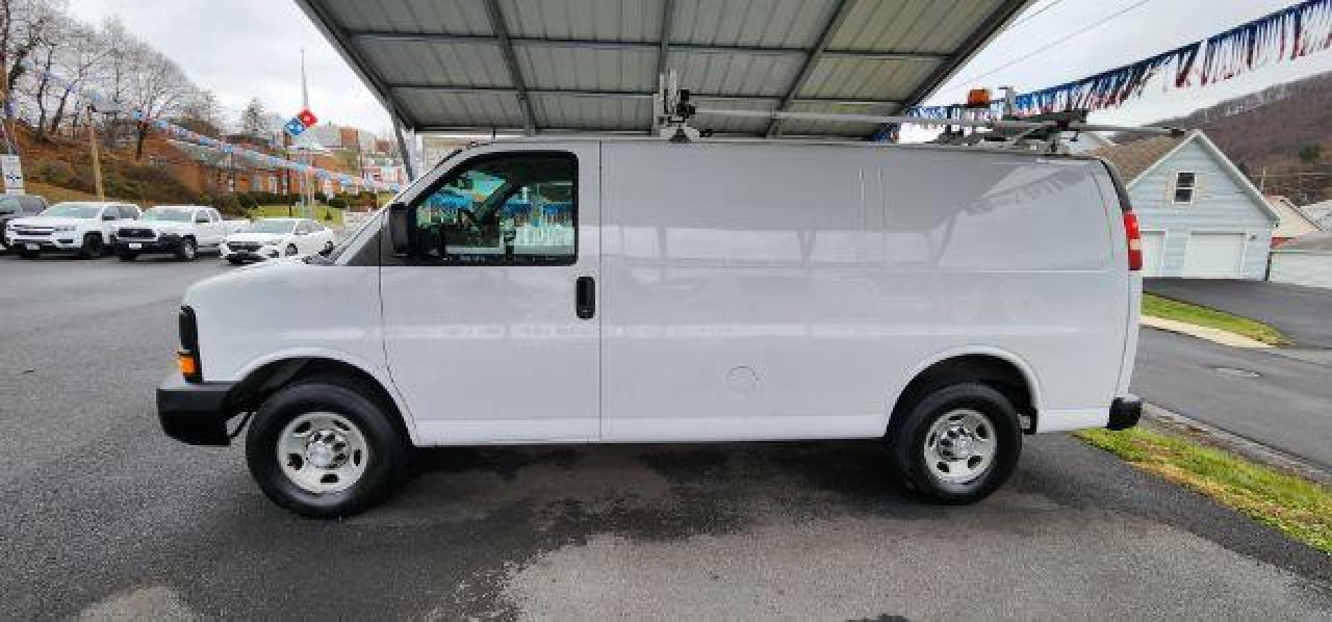 2015 wHITE /Medium Pewter, premium cloth Chevrolet Express 2500 Cargo FFV (1GCWGFCF6F1) with an 4.8L V8 FFV engine, AT transmission, located at 353 S. Mineral St., Keyser, WV, 26726, (304) 788-7887, 39.436451, -78.981674 - FOR A BETTER PRICE CALL PAUL AT 301-268-8150 - Photo#3