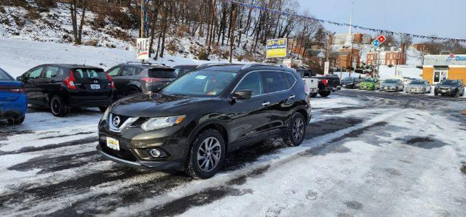 2016 GREEN /Charcoal, leather Nissan Rogue SL AWD (5N1AT2MVXGC) with an 2.5 L4 engine, CVT transmission, located at 353 S. Mineral St., Keyser, WV, 26726, (304) 788-7887, 39.436451, -78.981674 - FOR A BETTER PRICE CALL PAUL AT 301-268-8150 - Photo#2