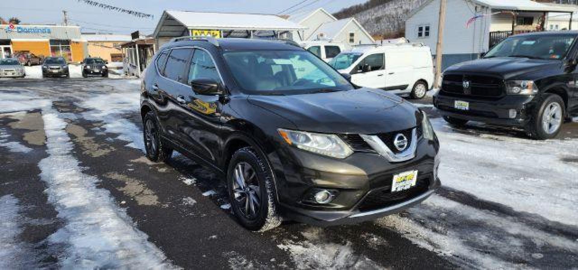 2016 GREEN /Charcoal, leather Nissan Rogue SL AWD (5N1AT2MVXGC) with an 2.5 L4 engine, CVT transmission, located at 353 S. Mineral St., Keyser, WV, 26726, (304) 788-7887, 39.436451, -78.981674 - Photo#0