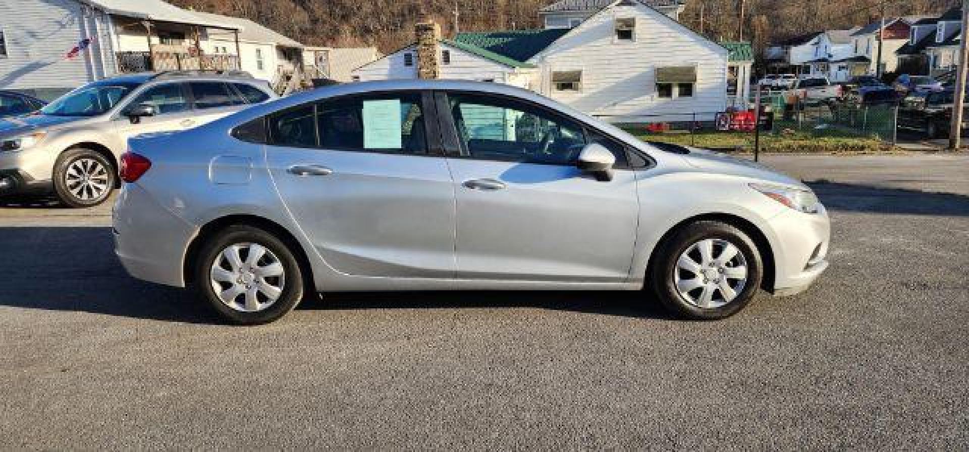 2017 SILVER /Jet Black, cloth Chevrolet Cruze LS Auto (1G1BC5SM8H7) with an 1.4L 4L engine, AT transmission, located at 353 S. Mineral St., Keyser, WV, 26726, (304) 788-7887, 39.436451, -78.981674 - FOR A BETTER PRICE CALL PAUL AT 301-268-8150 - Photo#12