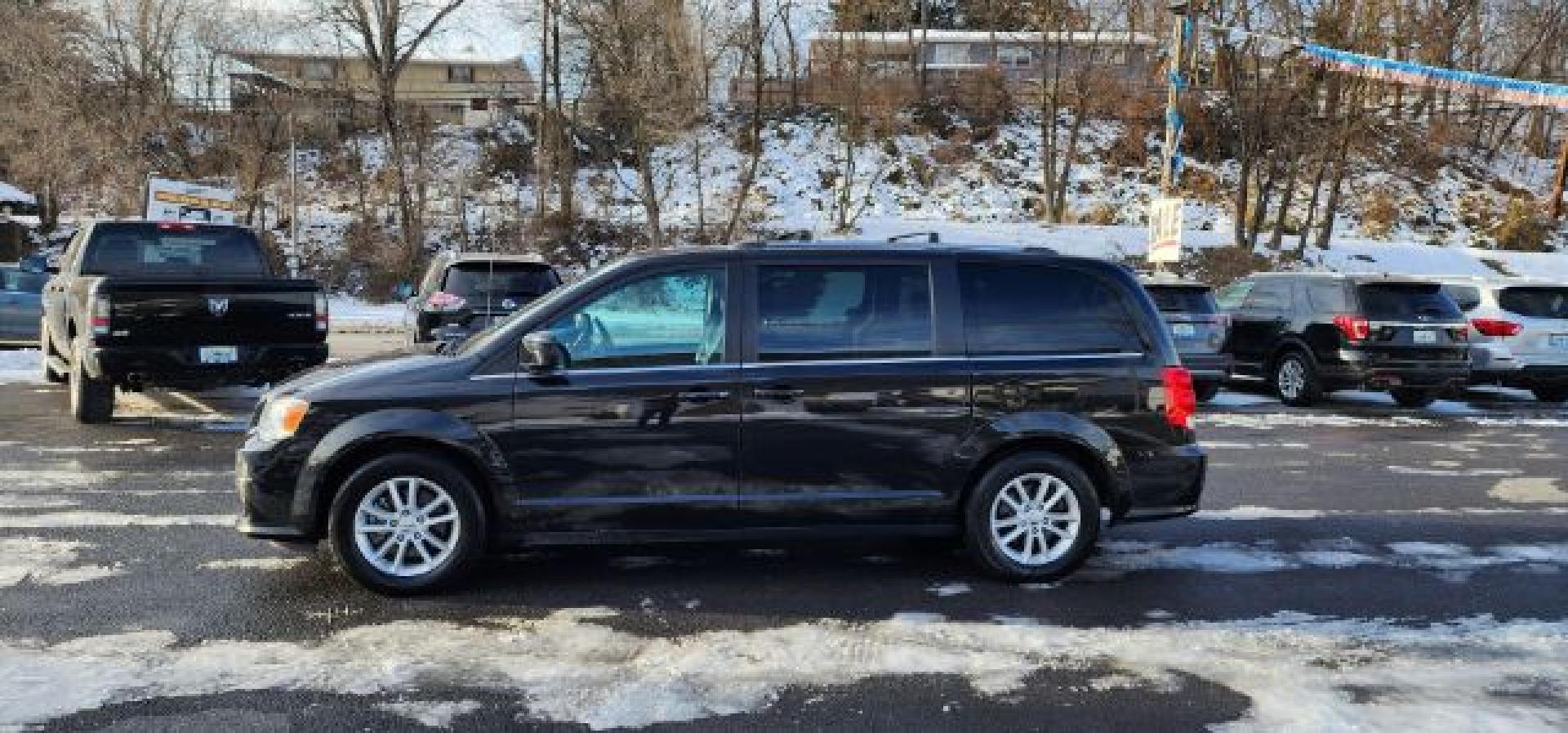 2020 Black /Leather Black Dodge Grand Caravan SXT (2C4RDGCG1LR) with an 3.6L V6 engine, AT transmission, located at 353 S. Mineral St., Keyser, WV, 26726, (304) 788-7887, 39.436451, -78.981674- Photo#3