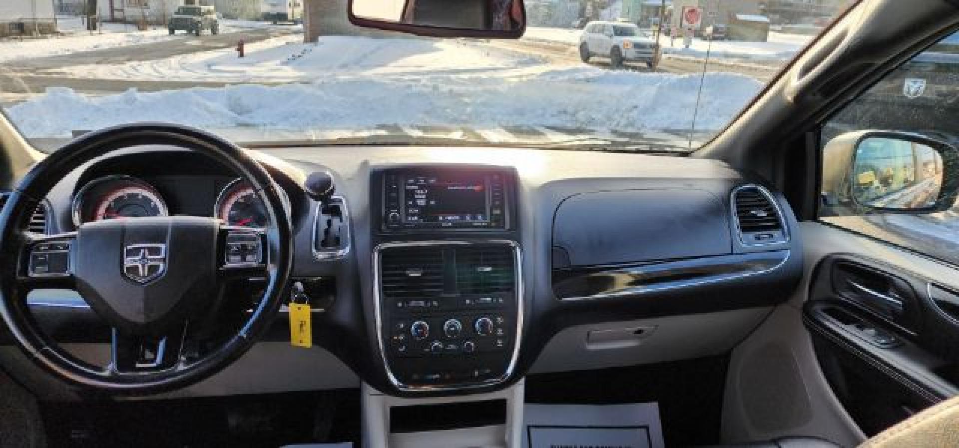 2020 Black /Leather Black Dodge Grand Caravan SXT (2C4RDGCG1LR) with an 3.6L V6 engine, AT transmission, located at 353 S. Mineral St., Keyser, WV, 26726, (304) 788-7887, 39.436451, -78.981674- Photo#6