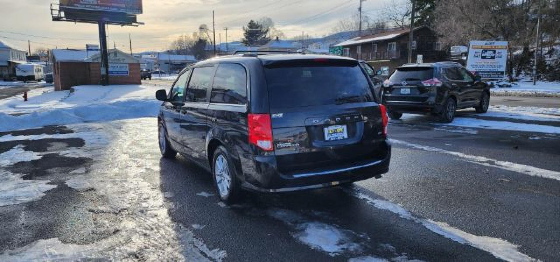 2020 Black /Leather Black Dodge Grand Caravan SXT (2C4RDGCG1LR) with an 3.6L V6 engine, AT transmission, located at 353 S. Mineral St., Keyser, WV, 26726, (304) 788-7887, 39.436451, -78.981674- Photo#9