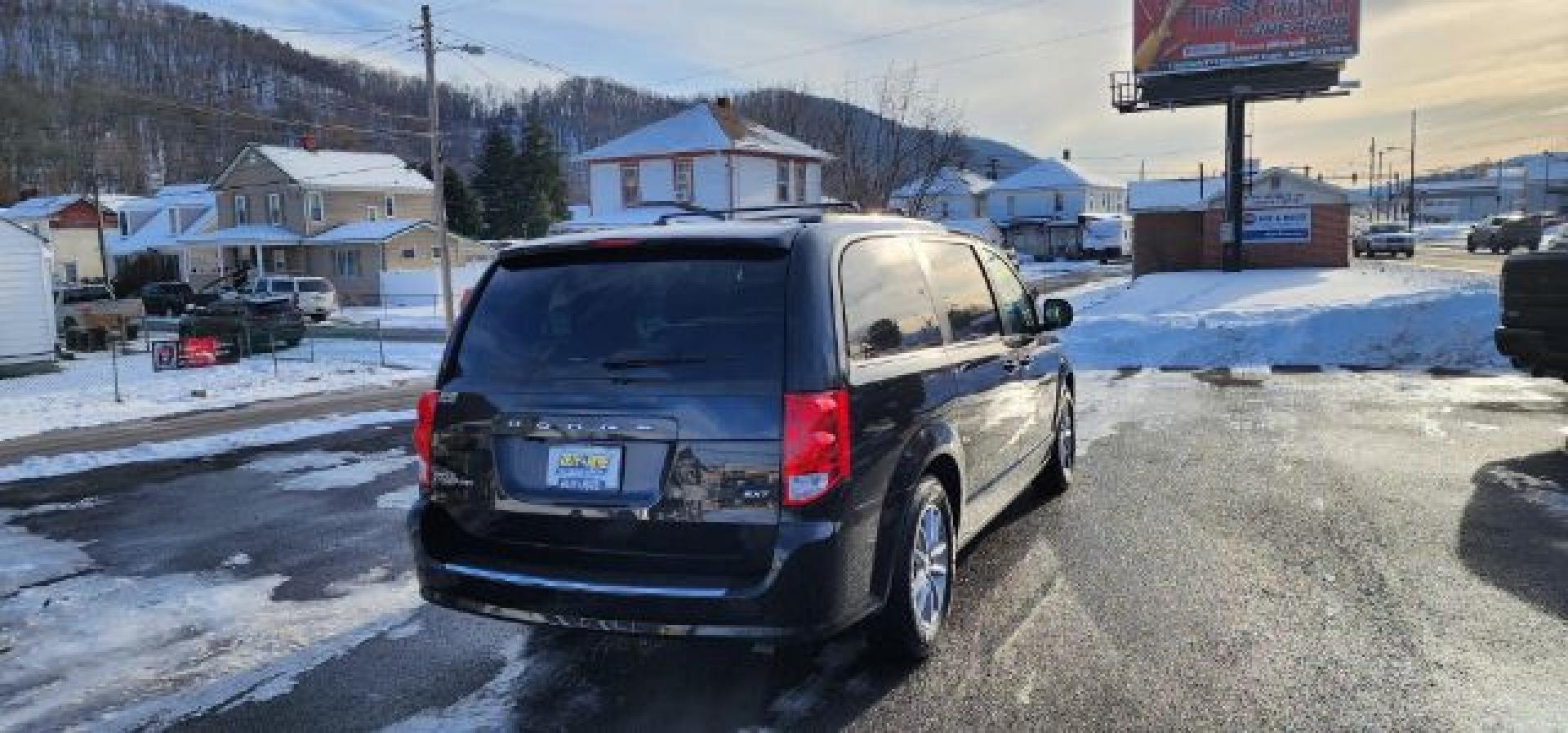 2020 Black /Leather Black Dodge Grand Caravan SXT (2C4RDGCG1LR) with an 3.6L V6 engine, AT transmission, located at 353 S. Mineral St., Keyser, WV, 26726, (304) 788-7887, 39.436451, -78.981674- Photo#12