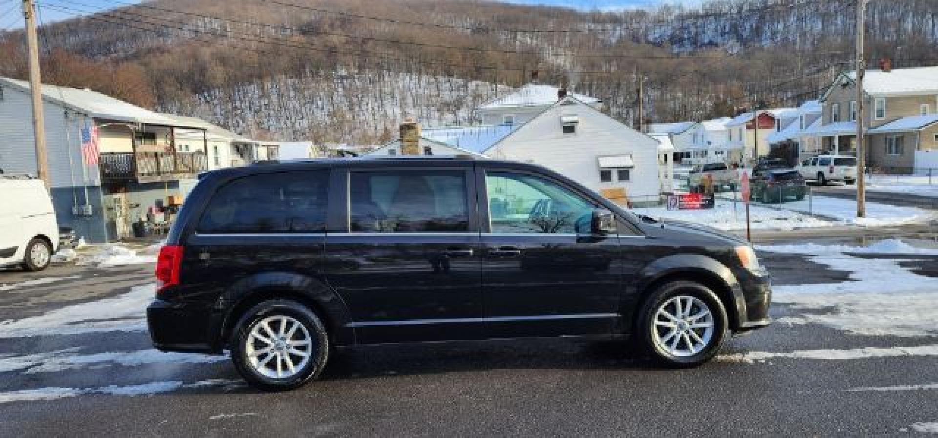 2020 Black /Leather Black Dodge Grand Caravan SXT (2C4RDGCG1LR) with an 3.6L V6 engine, AT transmission, located at 353 S. Mineral St., Keyser, WV, 26726, (304) 788-7887, 39.436451, -78.981674- Photo#13
