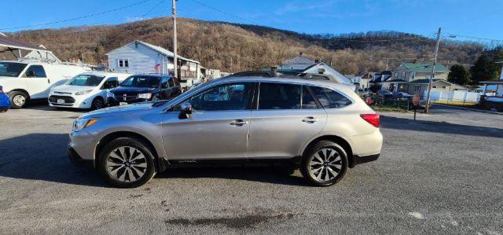 2017 Tan /Warm Ivory Leather, leather Subaru Outback 2.5i Limited (4S4BSAKC7H3) with an 2.5 L4 engine, AT transmission, located at 353 S. Mineral St., Keyser, WV, 26726, (304) 788-7887, 39.436451, -78.981674 - FOR A BETTER PRICE CALL PAUL AT 301-268-8150 - Photo#3