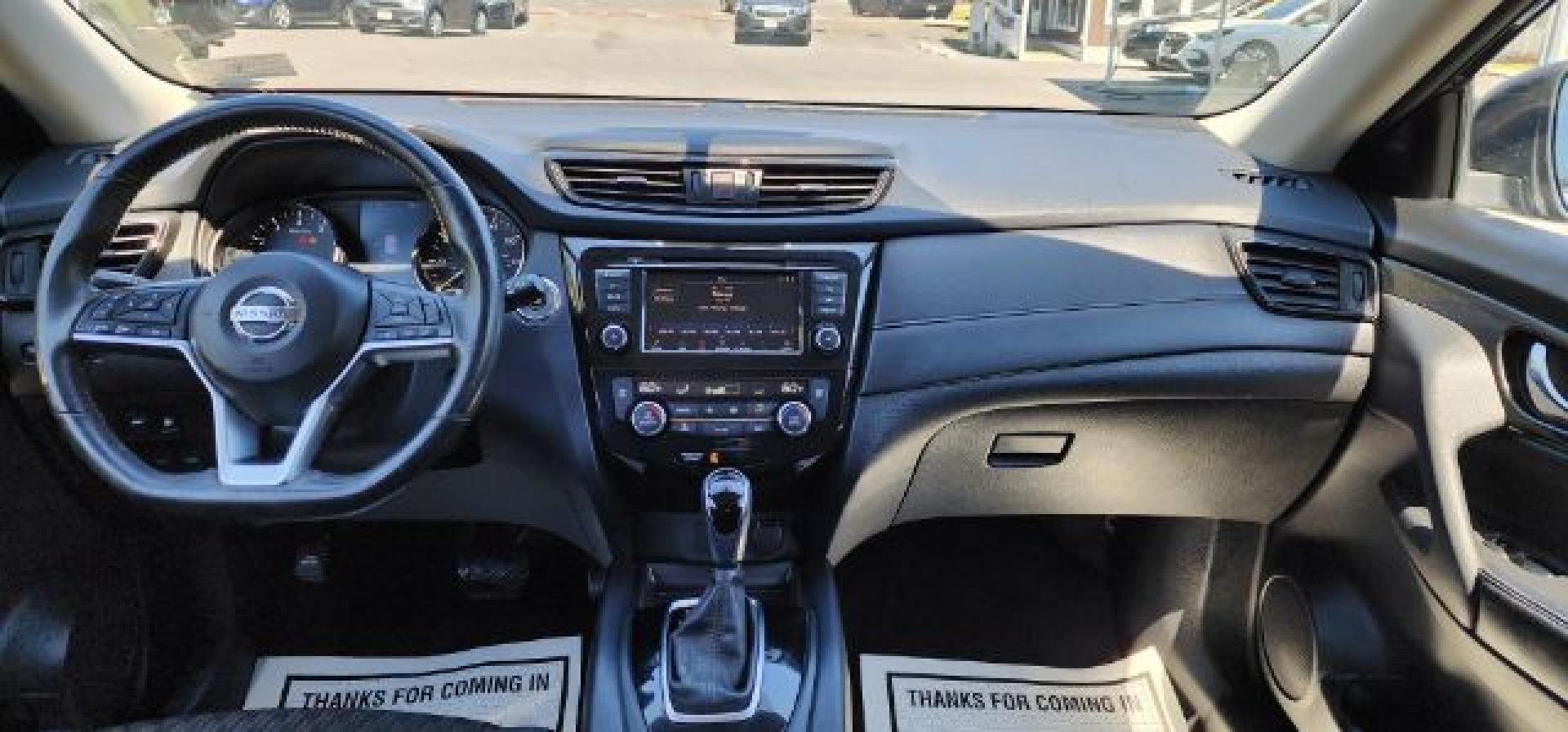 2018 GREEN /Cloth NISSAN ROGUE SV (5N1AT2MV1JC) with an 2.5L L4 engine, CVT transmission, located at 353 S. Mineral St., Keyser, WV, 26726, (304) 788-7887, 39.436451, -78.981674 - FOR A BETTER PRICE CALL PAUL AT 301-268-8150- Photo#6