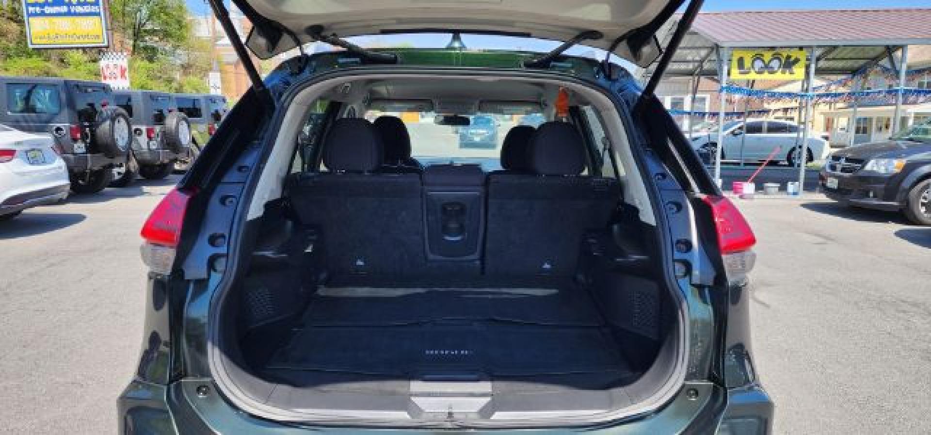 2018 GREEN /Cloth NISSAN ROGUE SV (5N1AT2MV1JC) with an 2.5L L4 engine, CVT transmission, located at 353 S. Mineral St., Keyser, WV, 26726, (304) 788-7887, 39.436451, -78.981674 - FOR A BETTER PRICE CALL PAUL AT 301-268-8150- Photo#10