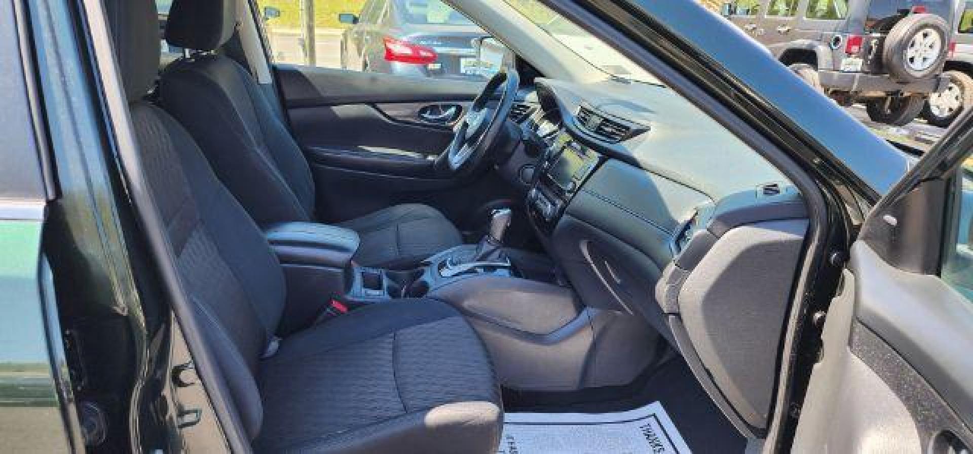 2018 GREEN /Cloth NISSAN ROGUE SV (5N1AT2MV1JC) with an 2.5L L4 engine, CVT transmission, located at 353 S. Mineral St., Keyser, WV, 26726, (304) 788-7887, 39.436451, -78.981674 - FOR A BETTER PRICE CALL PAUL AT 301-268-8150 - Photo#14