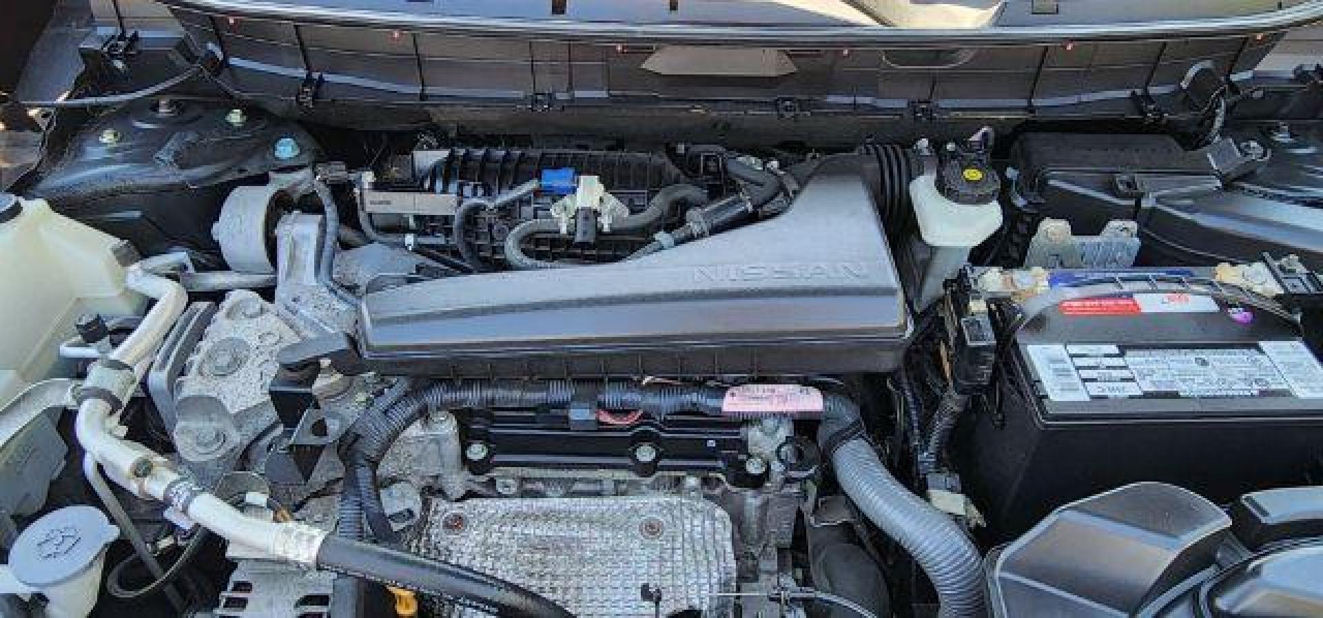 2018 GREEN /Cloth NISSAN ROGUE SV (5N1AT2MV1JC) with an 2.5L L4 engine, CVT transmission, located at 353 S. Mineral St., Keyser, WV, 26726, (304) 788-7887, 39.436451, -78.981674 - FOR A BETTER PRICE CALL PAUL AT 301-268-8150 - Photo#15