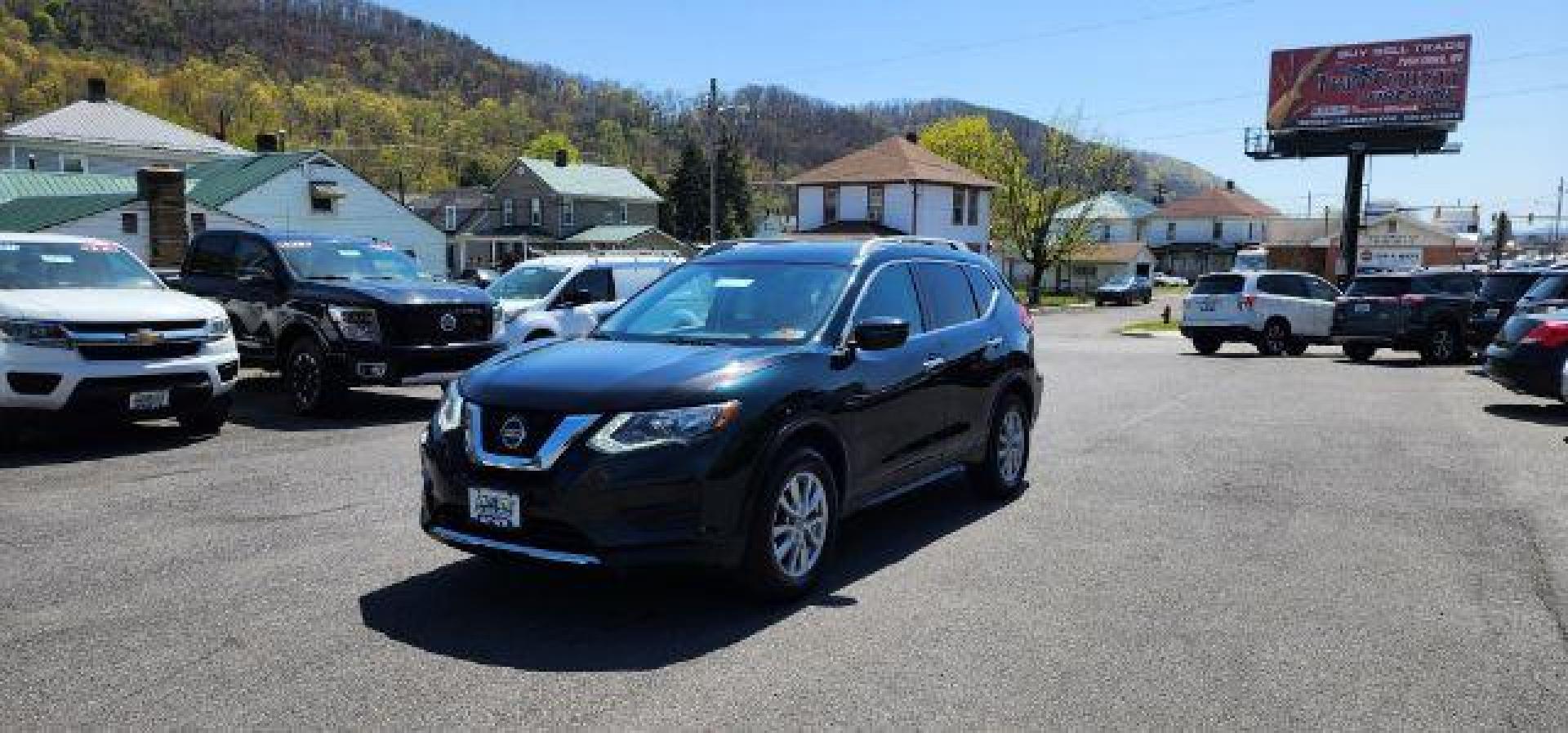 2018 GREEN /Cloth NISSAN ROGUE SV (5N1AT2MV1JC) with an 2.5L L4 engine, CVT transmission, located at 353 S. Mineral St., Keyser, WV, 26726, (304) 788-7887, 39.436451, -78.981674 - FOR A BETTER PRICE CALL PAUL AT 301-268-8150 - Photo#2