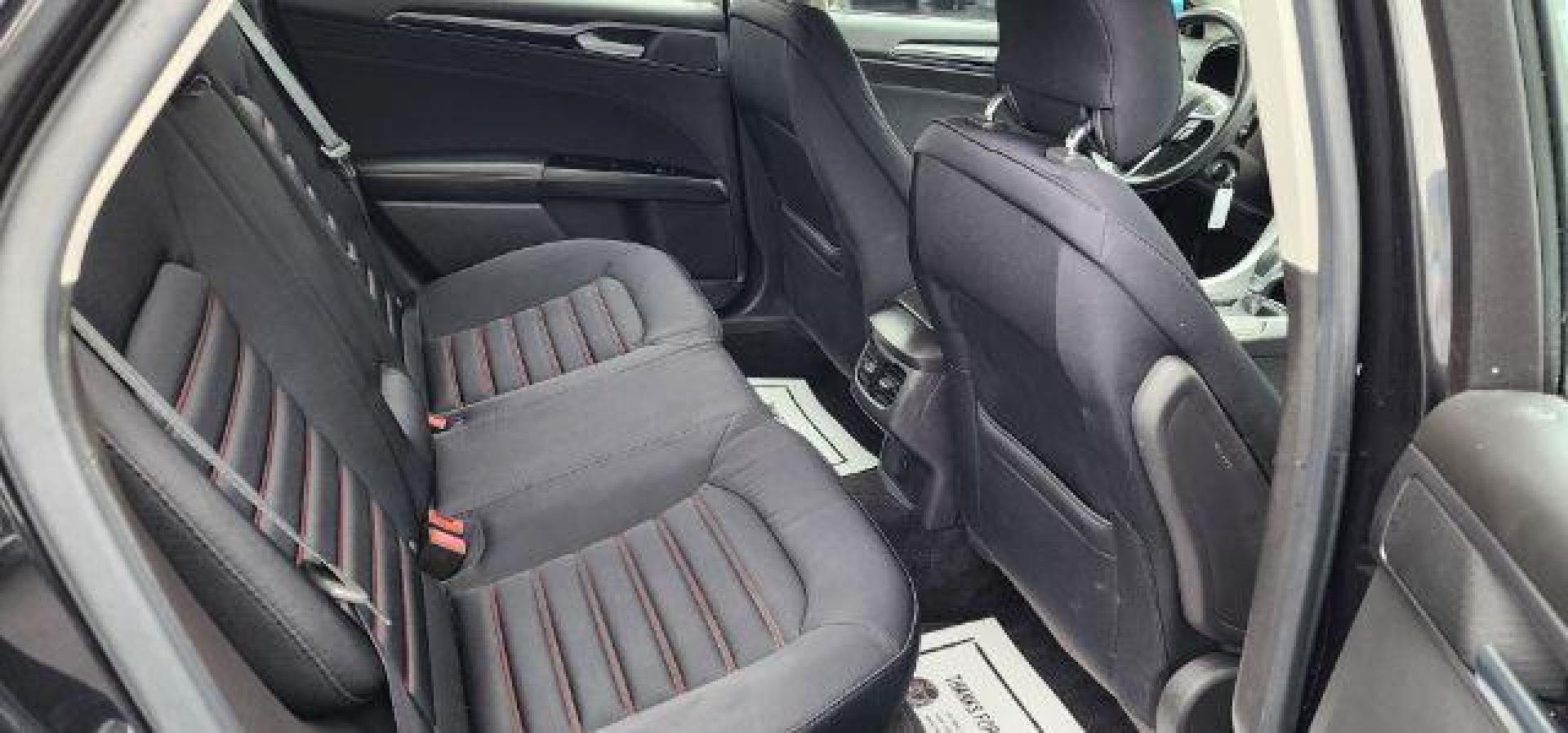 2015 BLACK /Charcoal Black Ford Fusion SE (3FA6P0H70FR) with an 2.5 L4 engine, AT transmission, located at 353 S. Mineral St., Keyser, WV, 26726, (304) 788-7887, 39.436451, -78.981674 - FOR A BETTER PRICE CALL PAUL AT 301-268-8150 - Photo#13