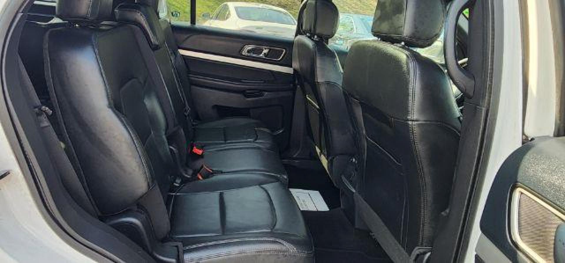 2016 WHITE /Ebony Black, leather Ford Explorer XLT FWD (1FM5K7D82GG) with an 3.5L V6 engine, AT transmission, located at 353 S. Mineral St., Keyser, WV, 26726, (304) 788-7887, 39.436451, -78.981674 - FOR A BETTER PRICE CALL PAUL AT 301-268-8150 - Photo#14