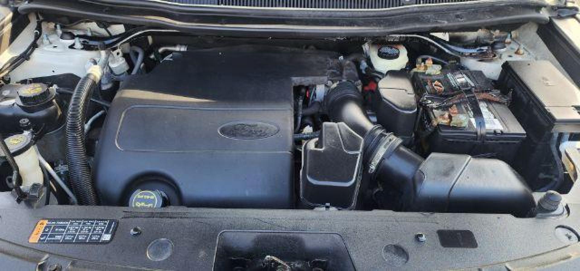 2016 WHITE /Ebony Black, leather Ford Explorer XLT FWD (1FM5K7D82GG) with an 3.5L V6 engine, AT transmission, located at 353 S. Mineral St., Keyser, WV, 26726, (304) 788-7887, 39.436451, -78.981674 - FOR A BETTER PRICE CALL PAUL AT 301-268-8150 - Photo#16