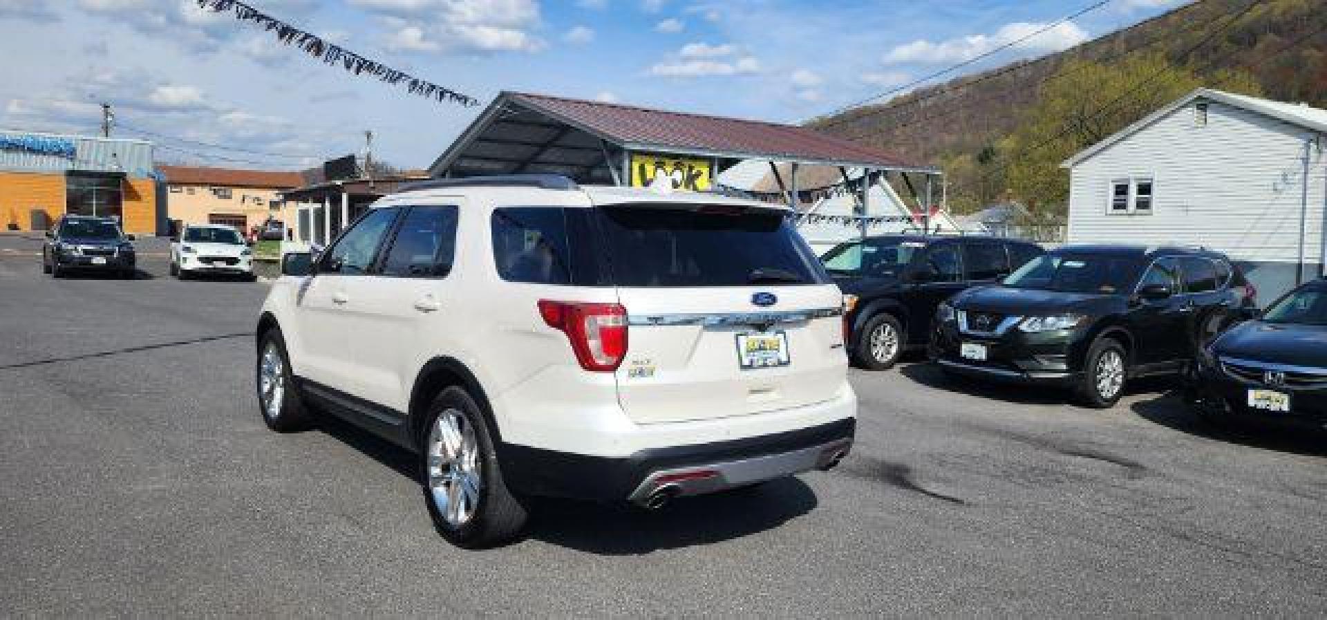 2016 WHITE /Ebony Black, leather Ford Explorer XLT FWD (1FM5K7D82GG) with an 3.5L V6 engine, AT transmission, located at 353 S. Mineral St., Keyser, WV, 26726, (304) 788-7887, 39.436451, -78.981674 - FOR A BETTER PRICE CALL PAUL AT 301-268-8150 - Photo#8