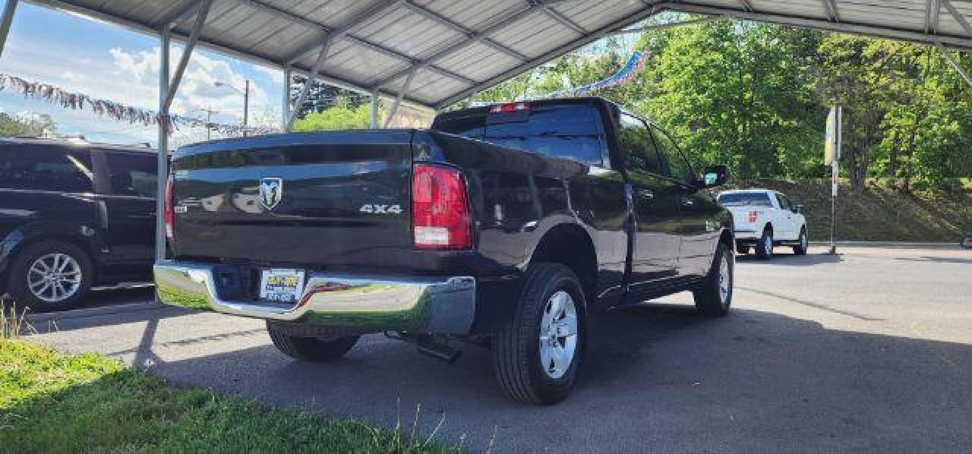 2017 BLACK /Black/Diesel Gray, cloth RAM 1500 SLT Crew Cab LWB 4WD (1C6RR7TT5HS) with an 5.7 V8 engine, AT transmission, located at 353 S. Mineral St., Keyser, WV, 26726, (304) 788-7887, 39.436451, -78.981674 - FOR A BETTER PRICE CALL PAUL AT 301-268-8150 - Photo#12