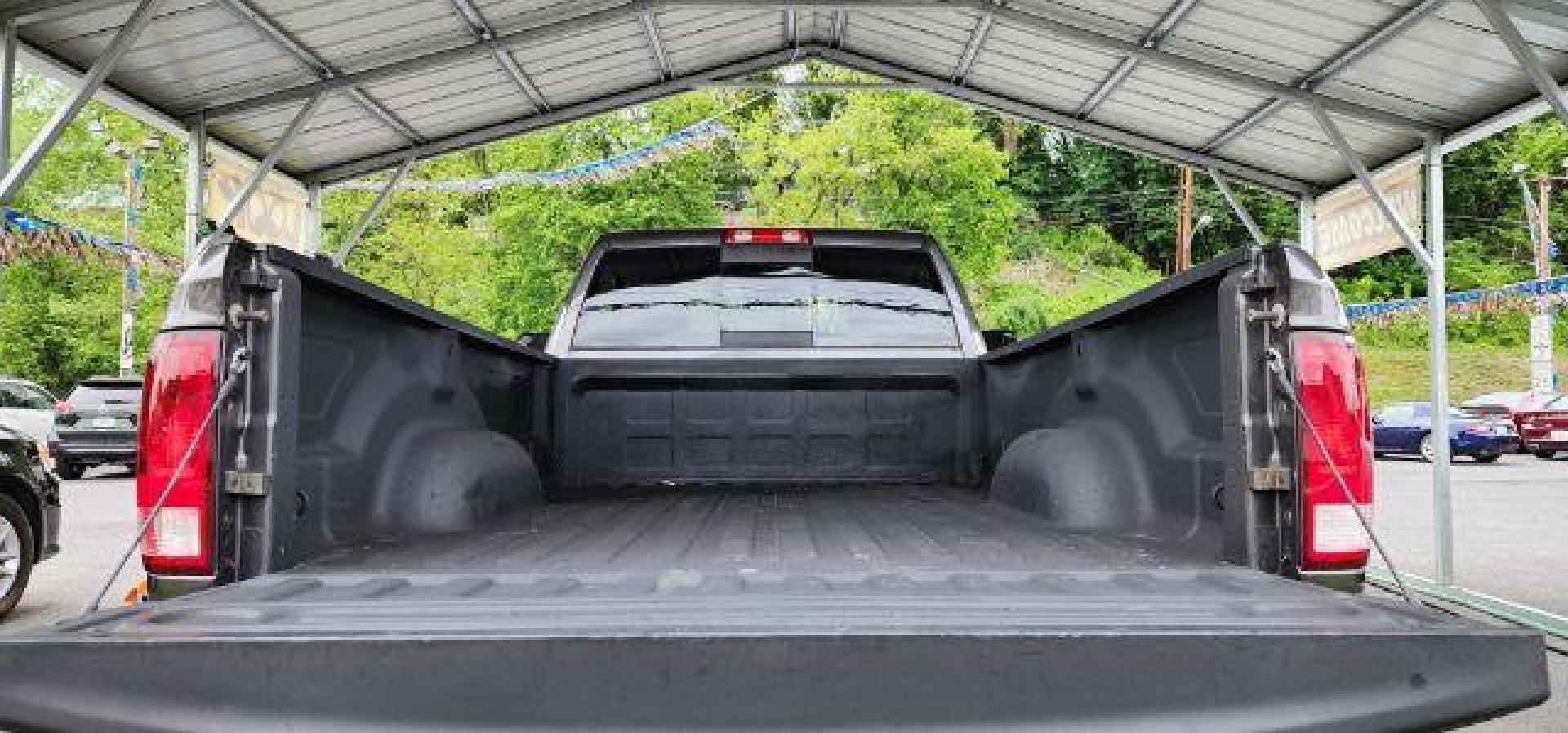 2015 GRAY /Diesel Gray/Black Ram 1500 Tradesman (3C6JR7DG6FG) with an 3.6L V6 engine, AT transmission, located at 353 S. Mineral St., Keyser, WV, 26726, (304) 788-7887, 39.436451, -78.981674 - FOR A BETTER PRICE CALL PAUL AT 301-268-8150 - Photo#9