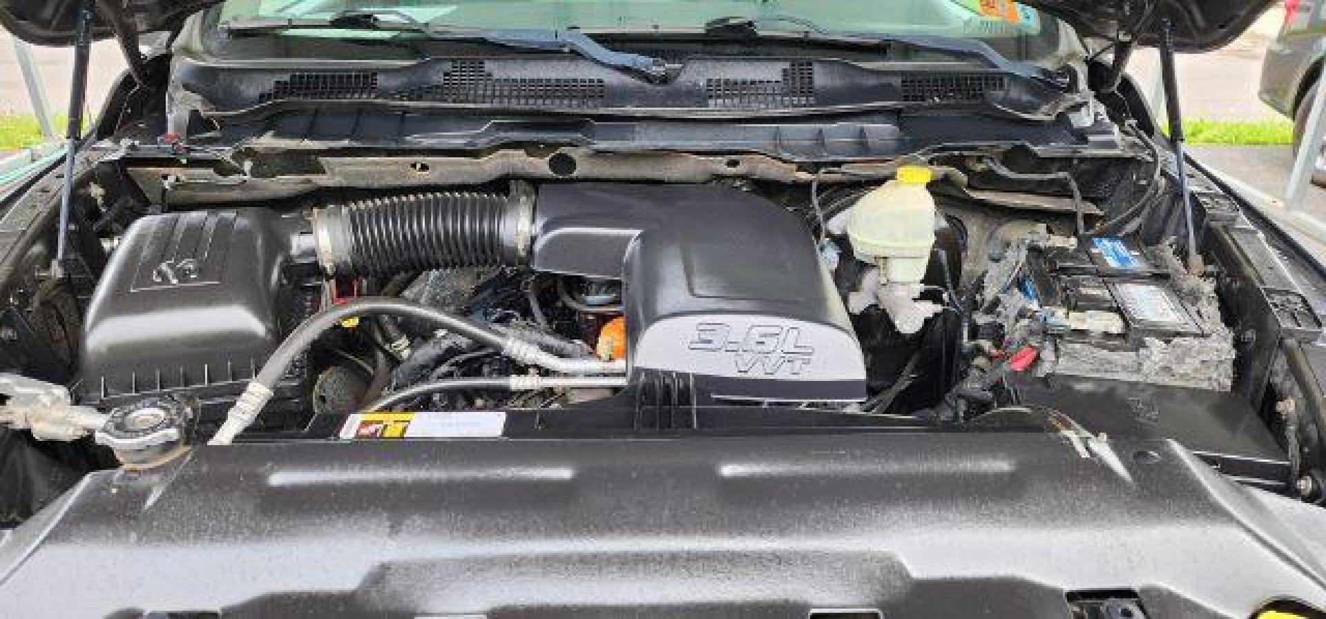 2015 GRAY /Diesel Gray/Black Ram 1500 Tradesman (3C6JR7DG6FG) with an 3.6L V6 engine, AT transmission, located at 353 S. Mineral St., Keyser, WV, 26726, (304) 788-7887, 39.436451, -78.981674 - FOR A BETTER PRICE CALL PAUL AT 301-268-8150 - Photo#13