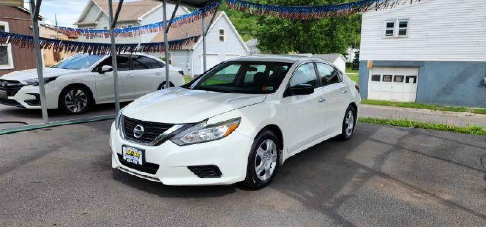 2018 White /Charcoal, cloth Nissan Altima 2.5 S (1N4AL3APXJC) with an 2.5 L4 engine, CVT transmission, located at 353 S. Mineral St., Keyser, WV, 26726, (304) 788-7887, 39.436451, -78.981674 - FOR A BETTER PRICE CALL PAUL AT 301-268-8150 - Photo#2