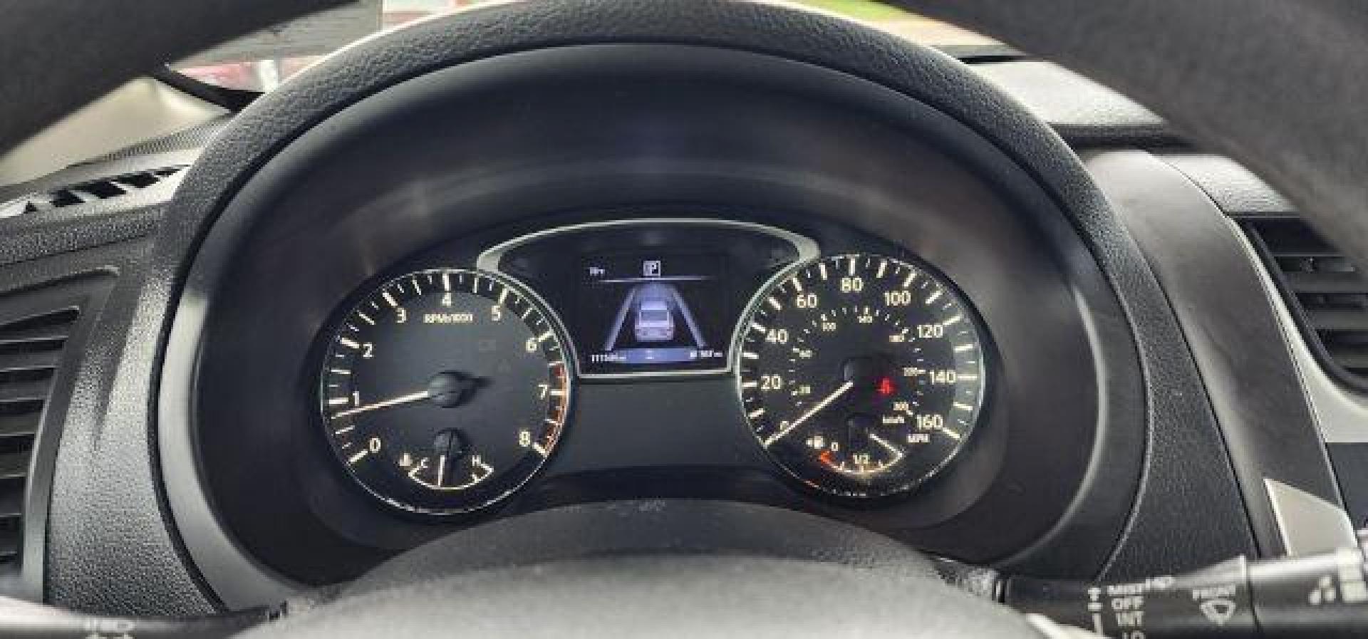 2018 White /Charcoal, cloth Nissan Altima 2.5 S (1N4AL3APXJC) with an 2.5 L4 engine, CVT transmission, located at 353 S. Mineral St., Keyser, WV, 26726, (304) 788-7887, 39.436451, -78.981674 - FOR A BETTER PRICE CALL PAUL AT 301-268-8150 - Photo#5