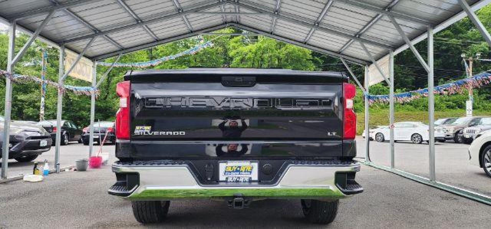 2019 BLACK /Jet Black Chevrolet Silverado 1500 LT (1GCUYDED9KZ) with an 5.3L V8 engine, AT transmission, located at 353 S. Mineral St., Keyser, WV, 26726, (304) 788-7887, 39.436451, -78.981674 - Photo#9