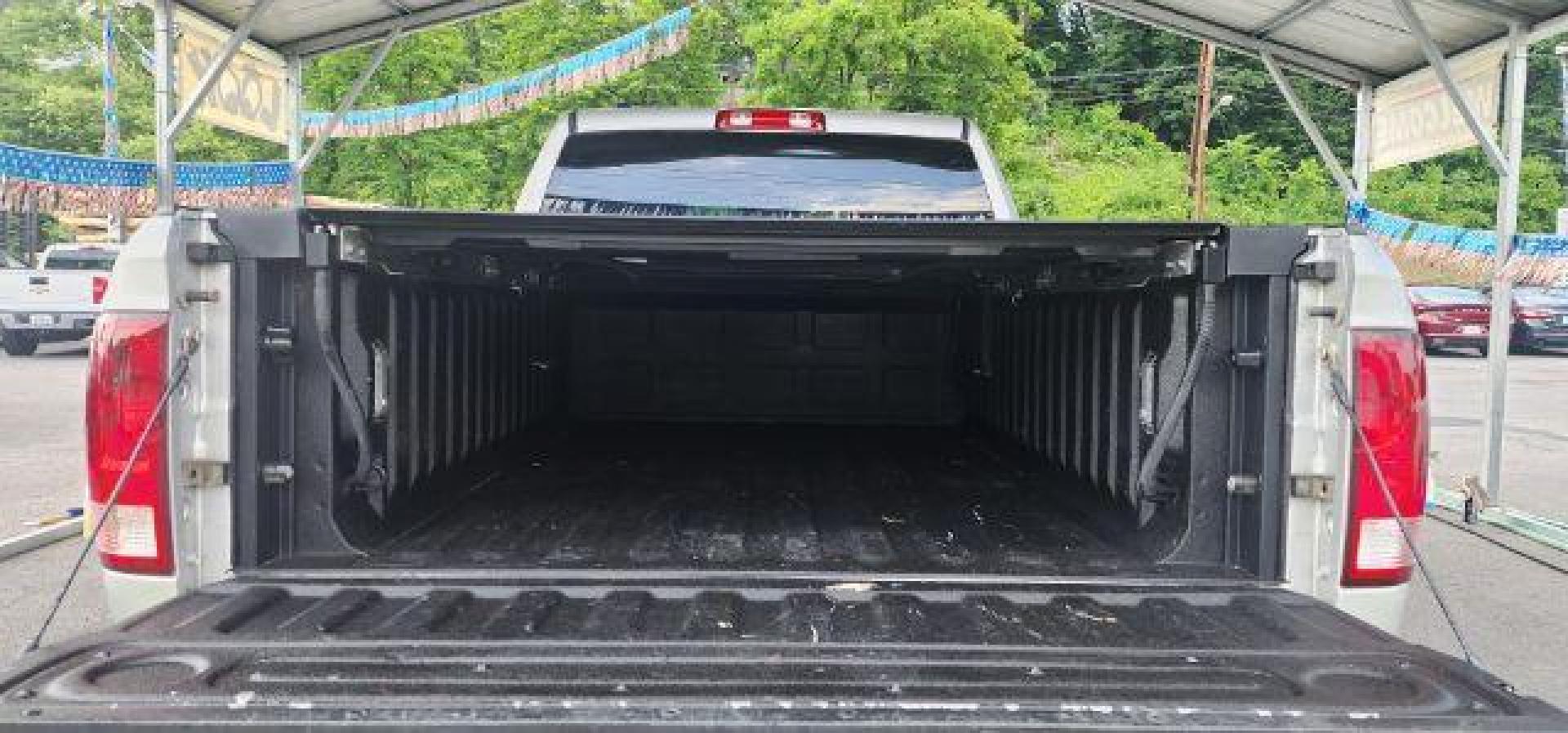 2016 GRAY /Diesel Gray/Black Ram 1500 Tradesman (1C6RR7ST9GS) with an 5.7 V8 engine, AT transmission, located at 353 S. Mineral St., Keyser, WV, 26726, (304) 788-7887, 39.436451, -78.981674 - Photo#10