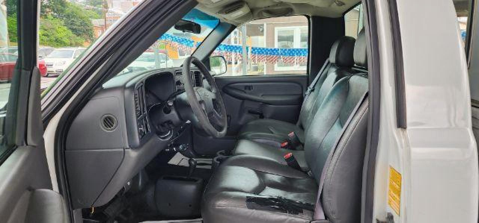 2003 WHITE /Dark Charcoal Chevrolet Silverado 2500HD Work Truck (1GCHK24U23E) with an 6.0L V8 engine, AT transmission, located at 353 S. Mineral St., Keyser, WV, 26726, (304) 788-7887, 39.436451, -78.981674 - Photo#4