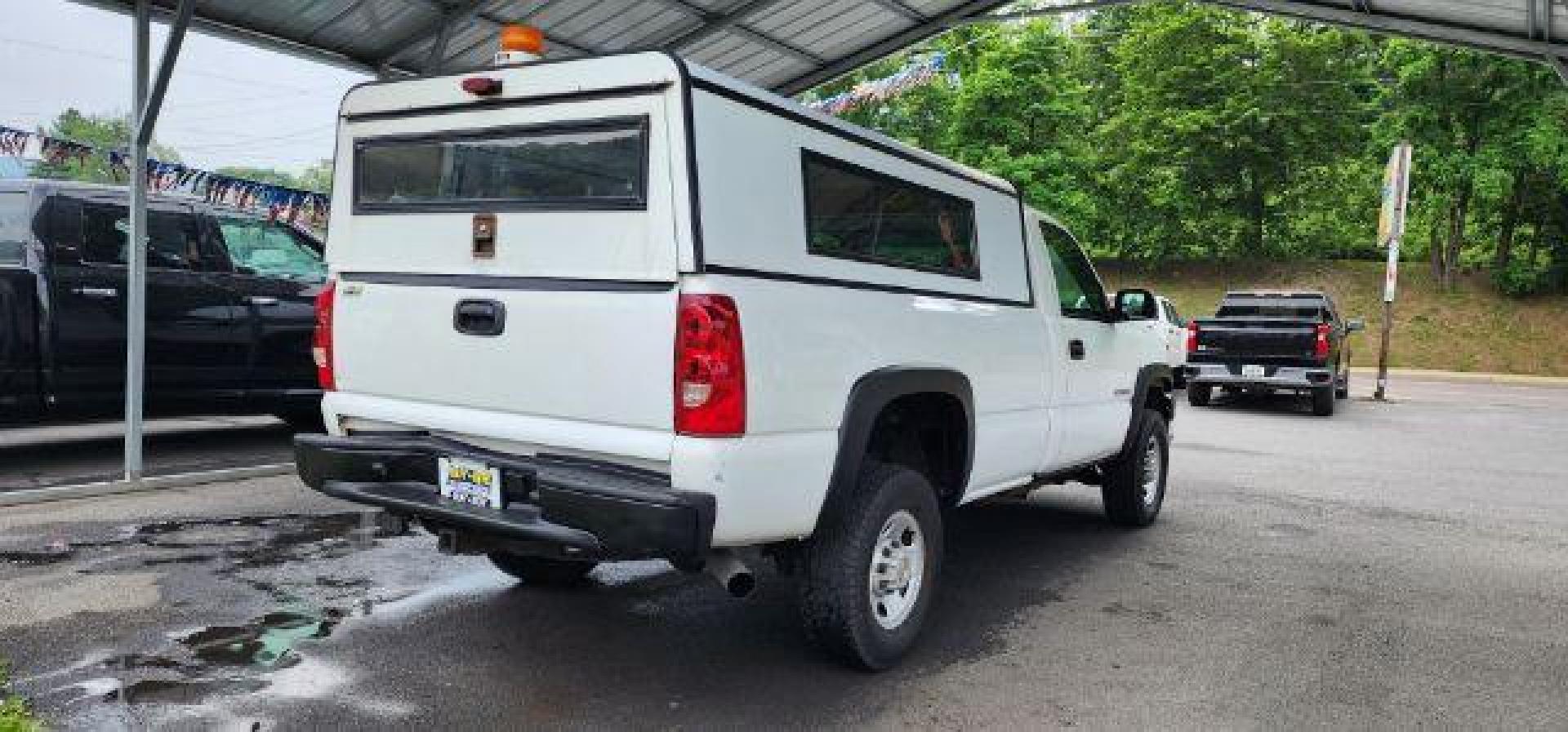 2003 WHITE /Dark Charcoal Chevrolet Silverado 2500HD Work Truck (1GCHK24U23E) with an 6.0L V8 engine, AT transmission, located at 353 S. Mineral St., Keyser, WV, 26726, (304) 788-7887, 39.436451, -78.981674 - Photo#10