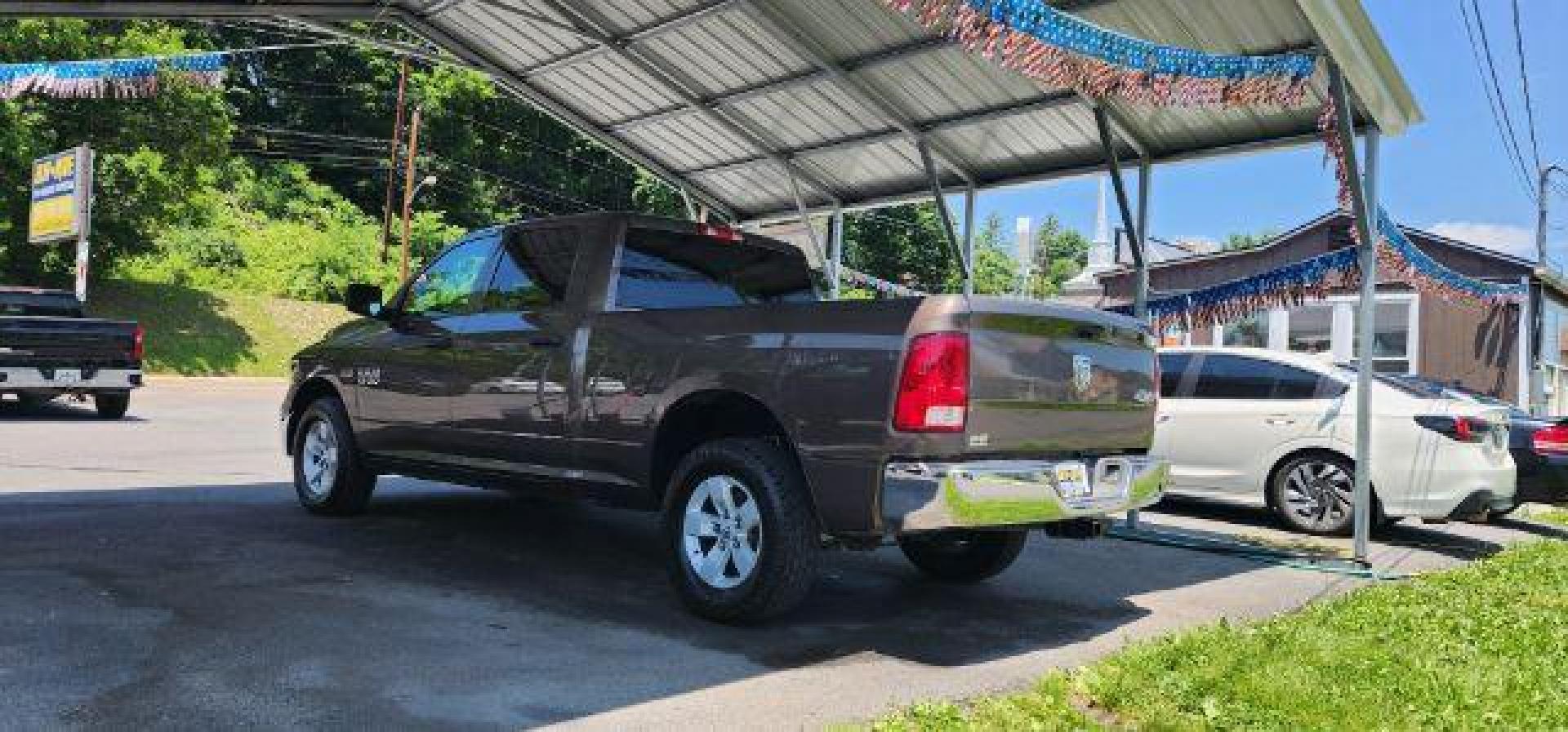 2018 BROWN /Black/Diesel Gray, vinyl RAM 1500 Tradesman Crew Cab LWB 4WD (1C6RR7ST2JS) with an 5.7 V8 engine, AT transmission, located at 353 S. Mineral St., Keyser, WV, 26726, (304) 788-7887, 39.436451, -78.981674 - Photo#8