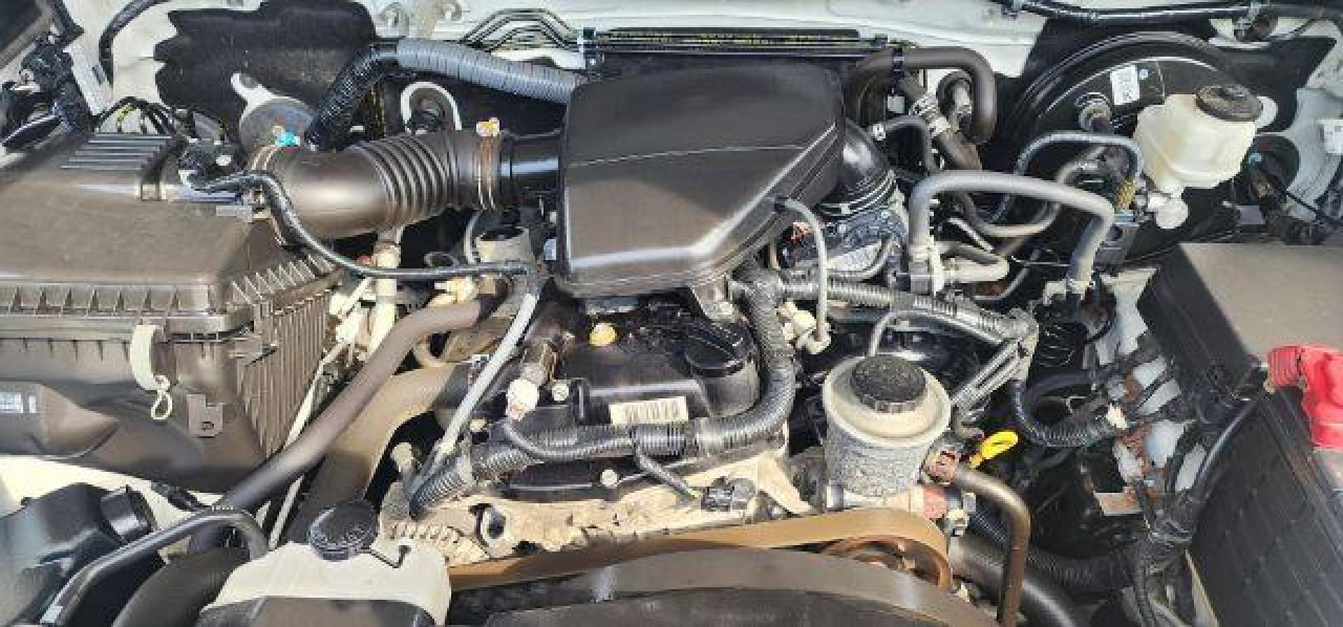 2019 WHITE /Cement Gray Toyota Tacoma SR (5TFSX5EN3KX) with an 2.7 L4 engine, AT transmission, located at 353 S. Mineral St., Keyser, WV, 26726, (304) 788-7887, 39.436451, -78.981674 - Photo#15