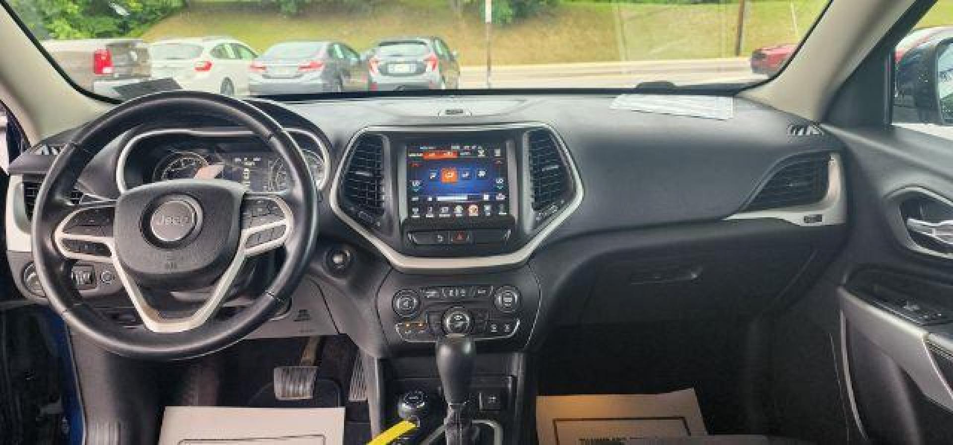 2018 BLUE /Black Jeep Cherokee Latitude Plus 4x4 (1C4PJMLX1JD) with an 3.2L V6 engine, AT transmission, located at 353 S. Mineral St., Keyser, WV, 26726, (304) 788-7887, 39.436451, -78.981674 - Photo#6