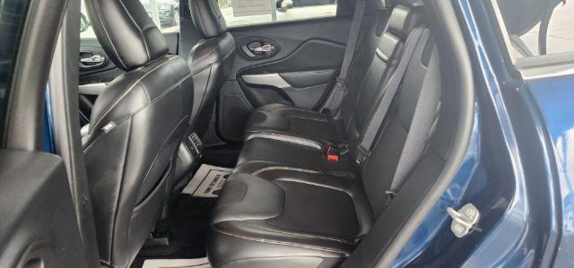 2018 BLUE /Black Jeep Cherokee Latitude Plus 4x4 (1C4PJMLX1JD) with an 3.2L V6 engine, AT transmission, located at 353 S. Mineral St., Keyser, WV, 26726, (304) 788-7887, 39.436451, -78.981674 - Photo#7