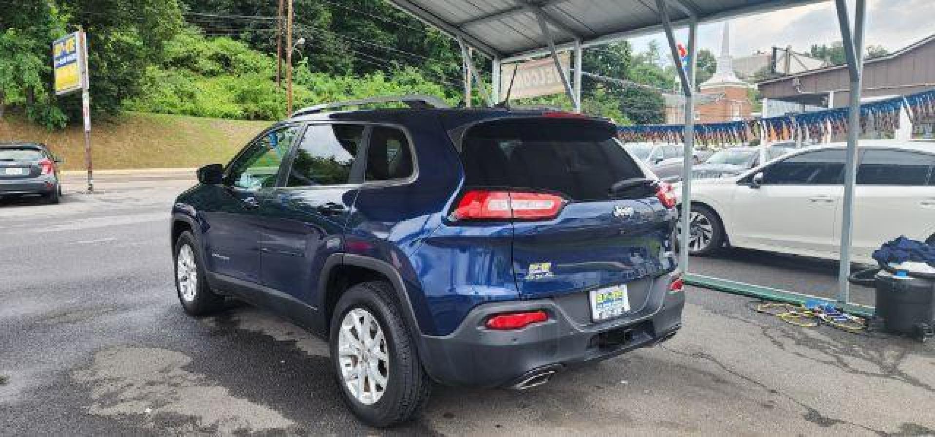 2018 BLUE /Black Jeep Cherokee Latitude Plus 4x4 (1C4PJMLX1JD) with an 3.2L V6 engine, AT transmission, located at 353 S. Mineral St., Keyser, WV, 26726, (304) 788-7887, 39.436451, -78.981674 - Photo#8