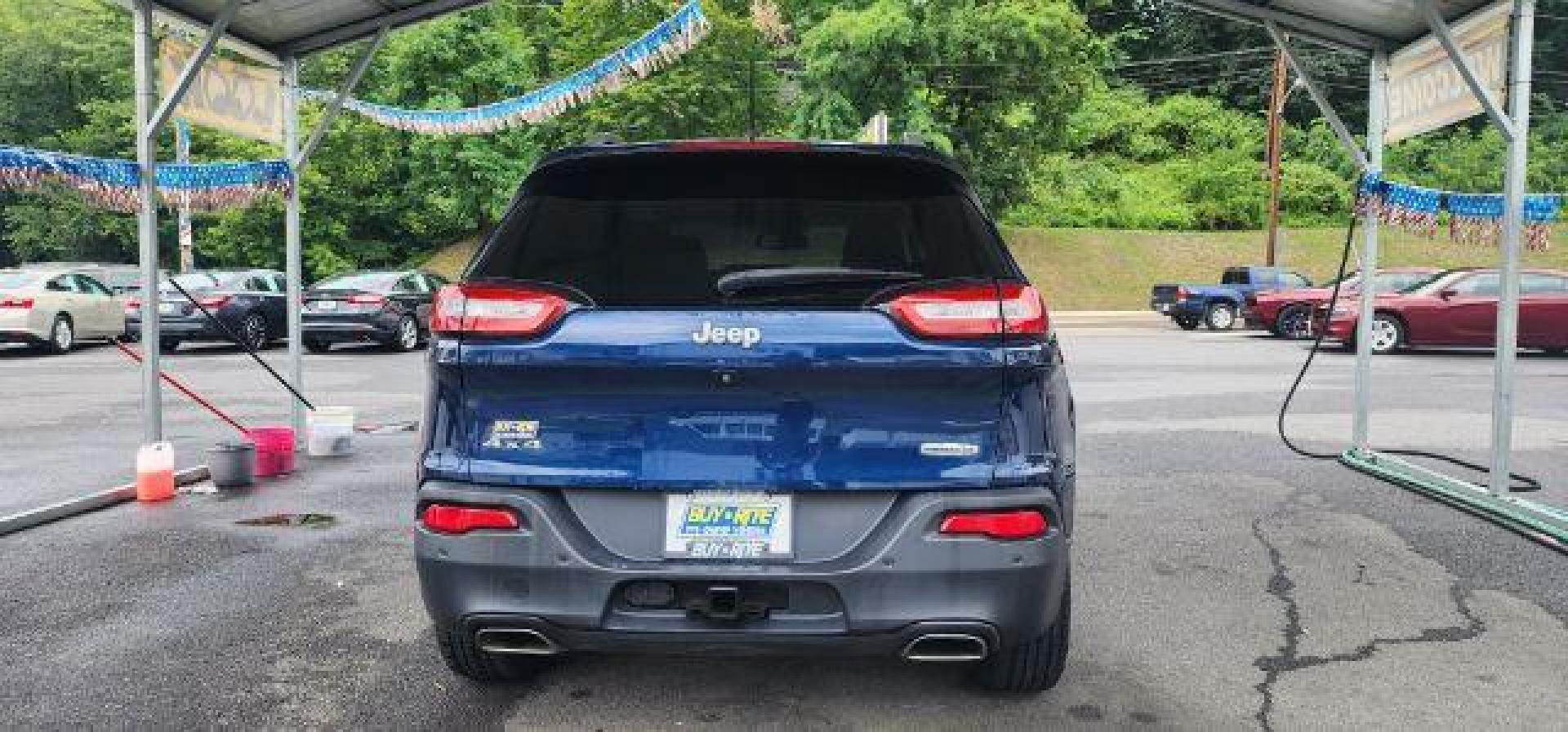 2018 BLUE /Black Jeep Cherokee Latitude Plus 4x4 (1C4PJMLX1JD) with an 3.2L V6 engine, AT transmission, located at 353 S. Mineral St., Keyser, WV, 26726, (304) 788-7887, 39.436451, -78.981674 - Photo#9