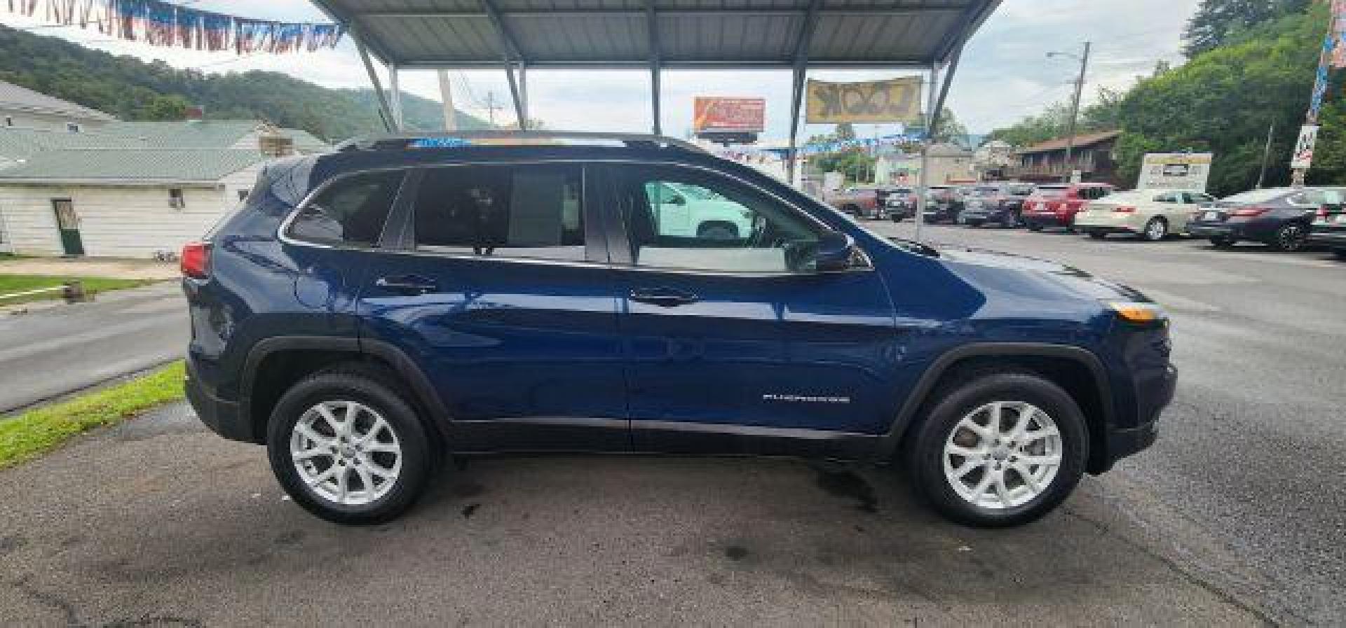 2018 BLUE /Black Jeep Cherokee Latitude Plus 4x4 (1C4PJMLX1JD) with an 3.2L V6 engine, AT transmission, located at 353 S. Mineral St., Keyser, WV, 26726, (304) 788-7887, 39.436451, -78.981674 - Photo#12