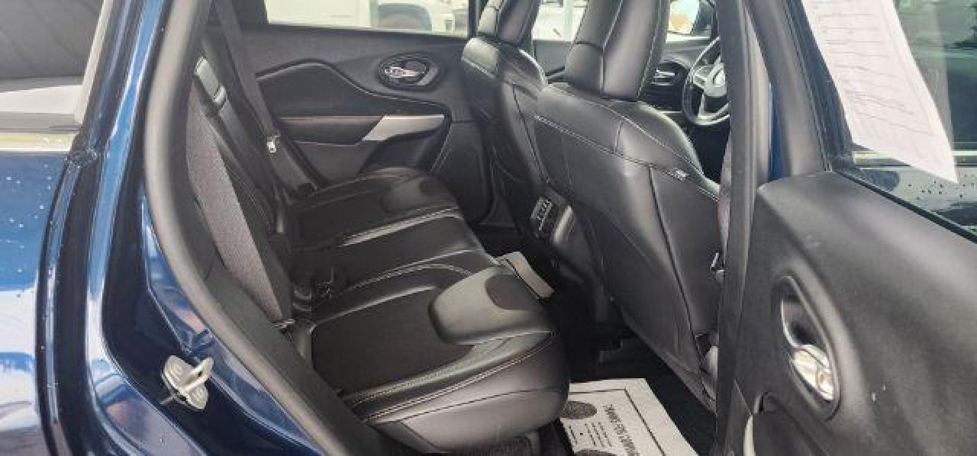 2018 BLUE /Black Jeep Cherokee Latitude Plus 4x4 (1C4PJMLX1JD) with an 3.2L V6 engine, AT transmission, located at 353 S. Mineral St., Keyser, WV, 26726, (304) 788-7887, 39.436451, -78.981674 - Photo#13