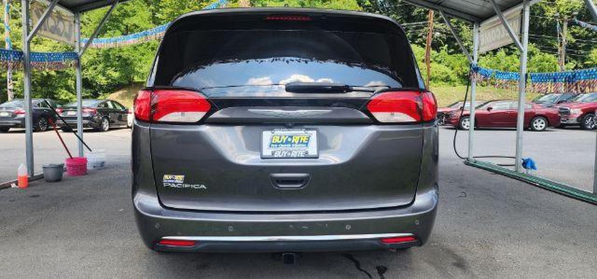 2017 GRAY /Leather Black CHRYSLER PACIFICA TRG (2C4RC1EG1HR) with an 3.6L V6 engine, AT transmission, located at 353 S. Mineral St., Keyser, WV, 26726, (304) 788-7887, 39.436451, -78.981674 - Photo#10