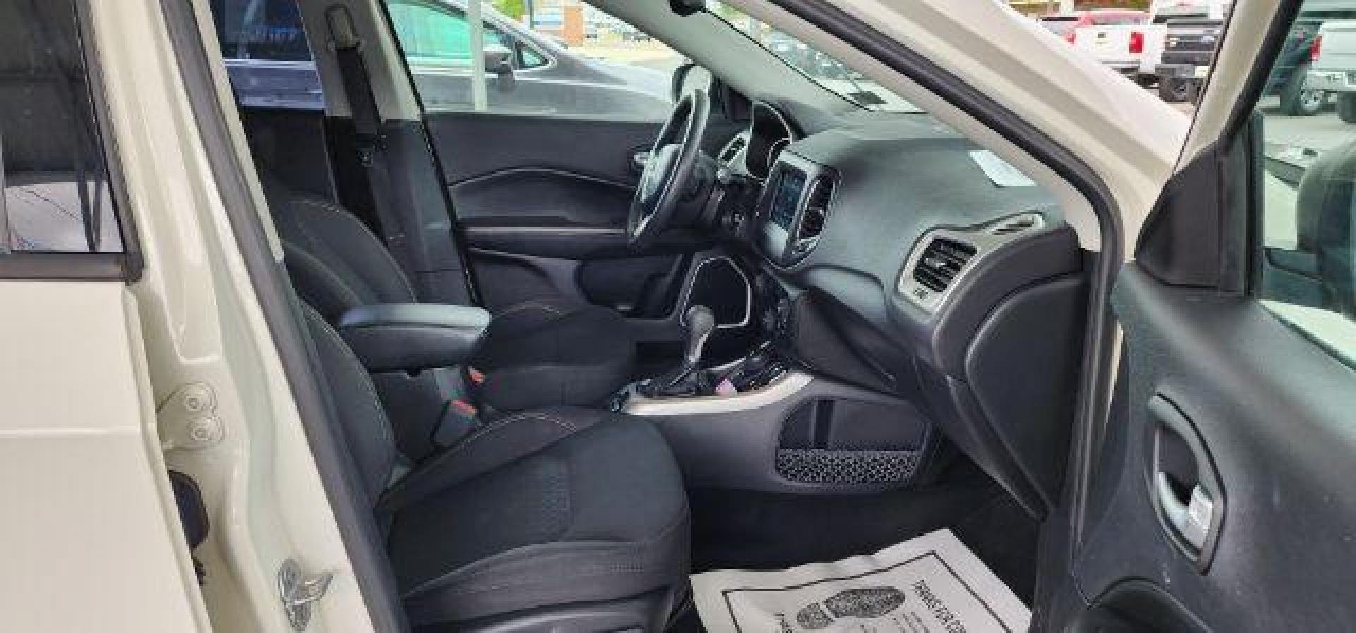 2018 WHITE /Black Jeep Compass Sport 4x4 (3C4NJDAB6JT) with an 2.4L L4 engine, AT transmission, located at 353 S. Mineral St., Keyser, WV, 26726, (304) 788-7887, 39.436451, -78.981674 - Photo#13