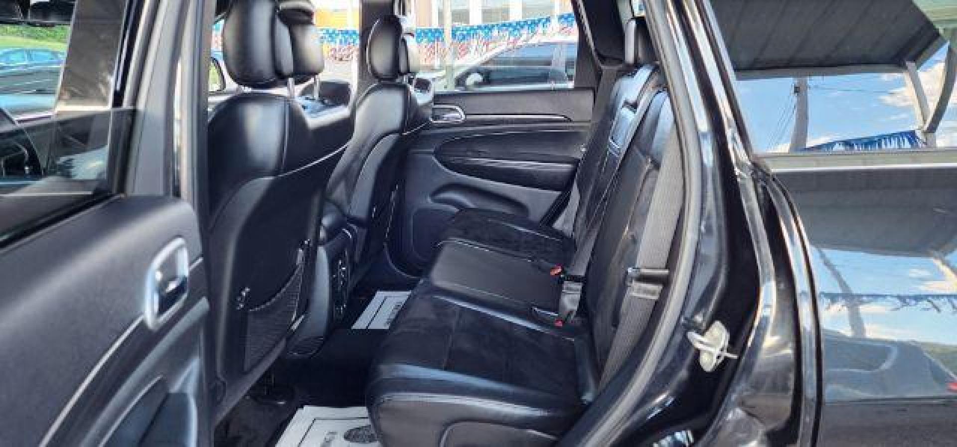 2015 BLACK /Black Jeep Grand Cherokee Altitude (1C4RJFAG4FC) with an 3.6L V6 engine, AT transmission, located at 353 S. Mineral St., Keyser, WV, 26726, (304) 788-7887, 39.436451, -78.981674 - Photo#7