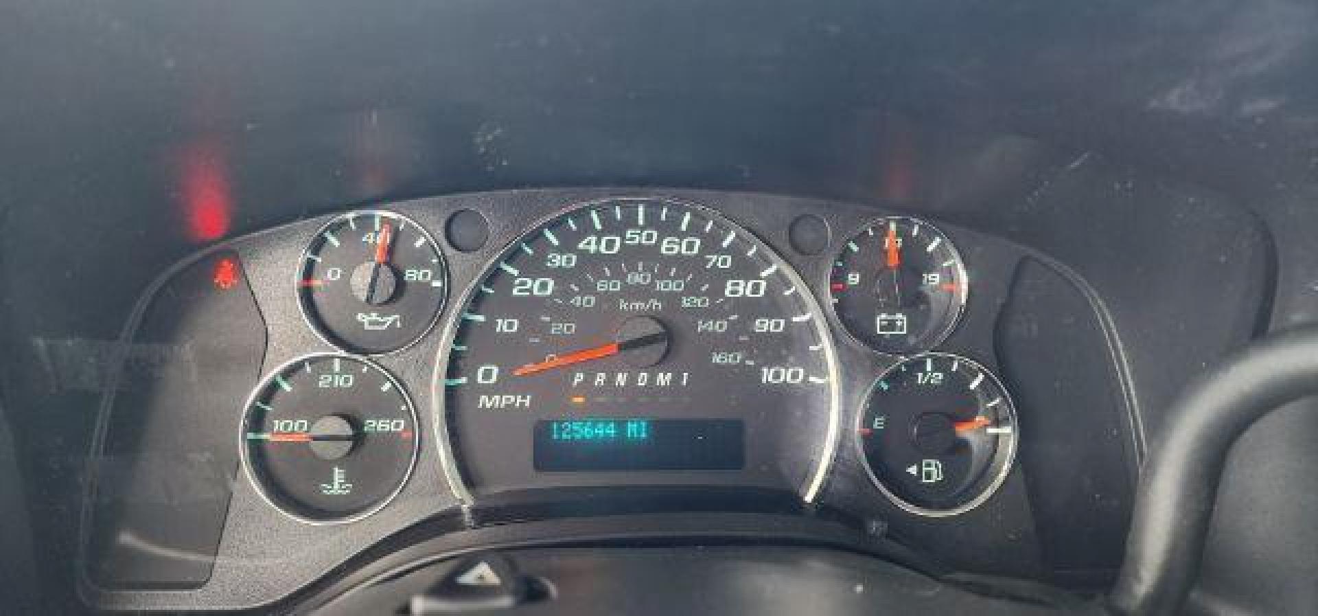 2015 WHITE /Medium Pewter, premium cloth Chevrolet Express 2500 Cargo FFV (1GCWGFCF5F1) with an 4.8L V8 engine, AT transmission, located at 353 S. Mineral St., Keyser, WV, 26726, (304) 788-7887, 39.436451, -78.981674 - FOR A BETTER PRICE CALL PAUL AT 301-268-8150 - Photo#6