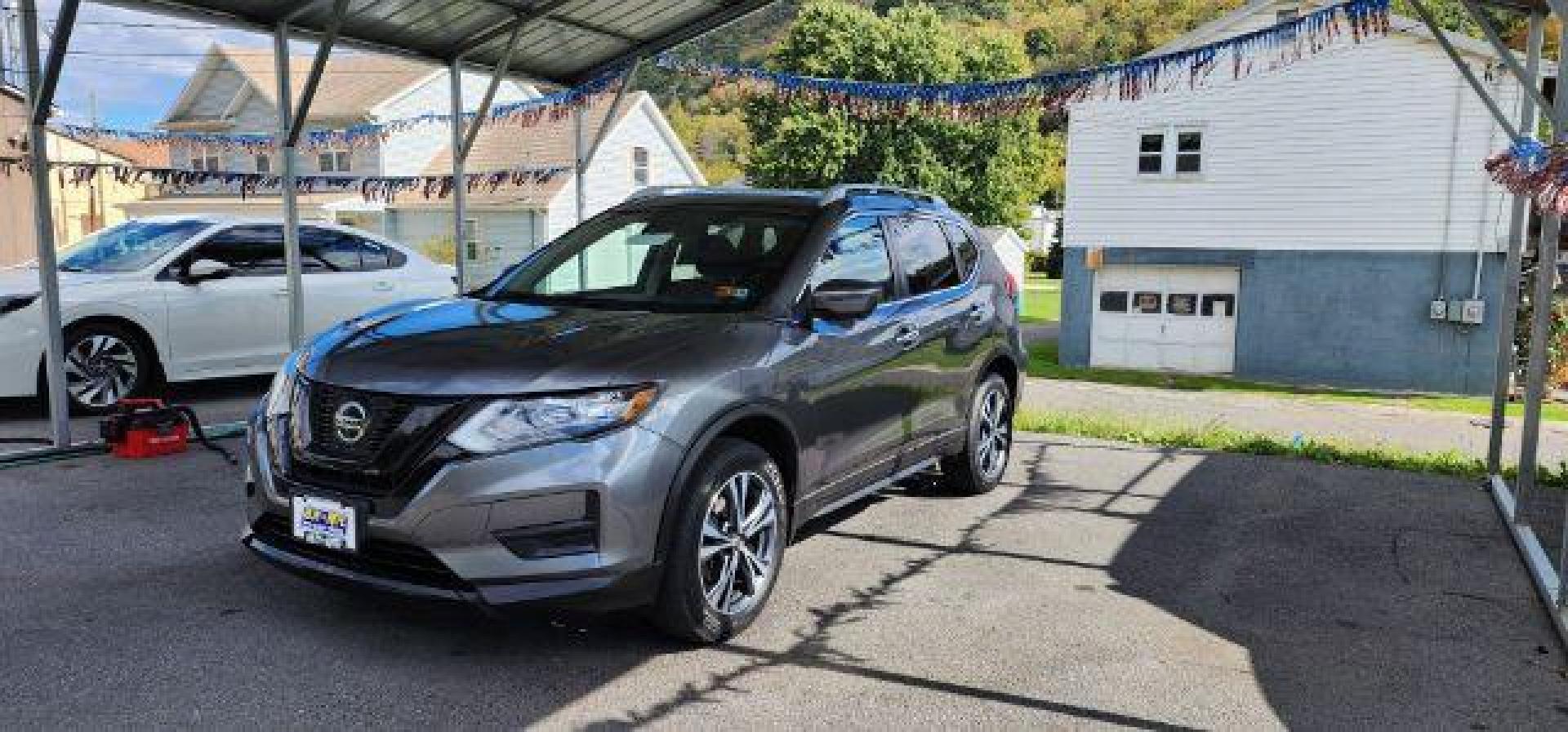 2019 GRAY /Charcoal Nissan Rogue SV (5N1AT2MV9KC) with an 2.5 L4 engine, CVT transmission, located at 353 S. Mineral St., Keyser, WV, 26726, (304) 788-7887, 39.436451, -78.981674 - FOR A BETTER PRICE CALL PAUL AT 301-268-8150 - Photo#2