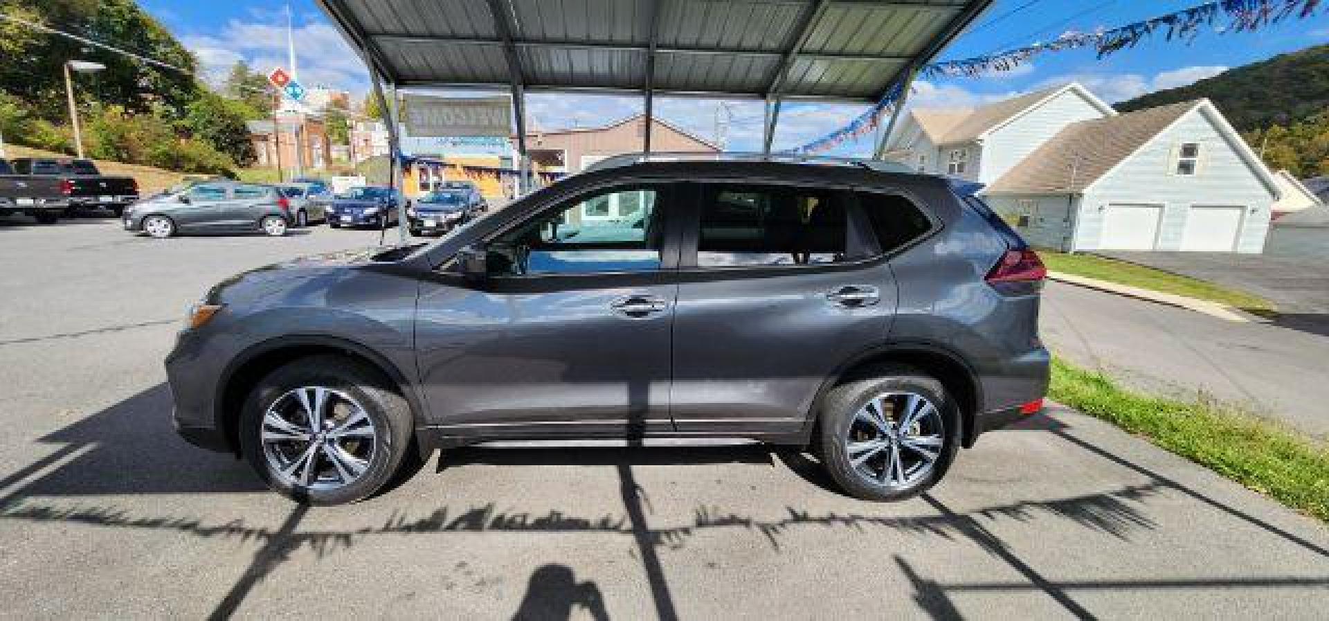 2019 GRAY /Charcoal Nissan Rogue SV (5N1AT2MV9KC) with an 2.5 L4 engine, CVT transmission, located at 353 S. Mineral St., Keyser, WV, 26726, (304) 788-7887, 39.436451, -78.981674 - FOR A BETTER PRICE CALL PAUL AT 301-268-8150 - Photo#3